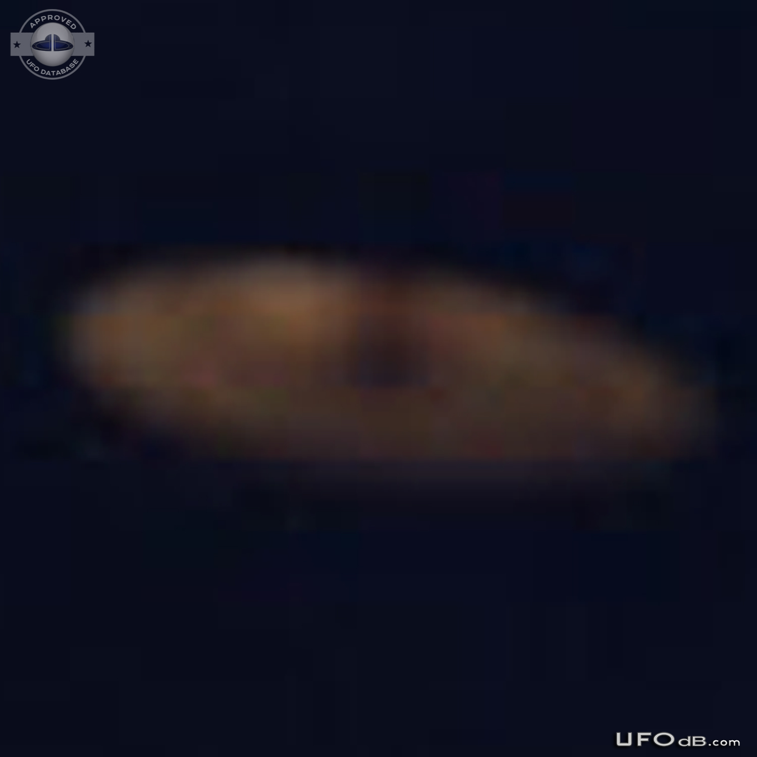 London Trip picture reveal Saucer with dome UFO - July 2010 UFO Picture #624-6