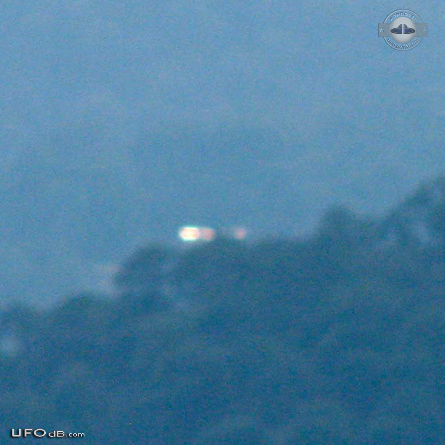 Long UFO hides in mountain tree tops in Valle de Bravo, Mexico 2012 UFO Picture #505-4