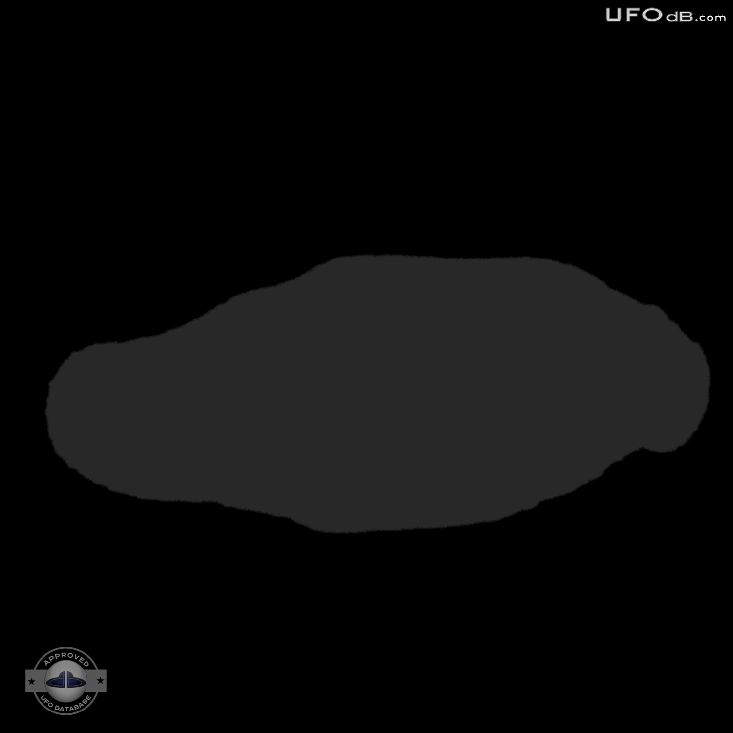Lucky shot get a UFO on picture in Chirije | Ecuador | January 2011 UFO Picture #272-7