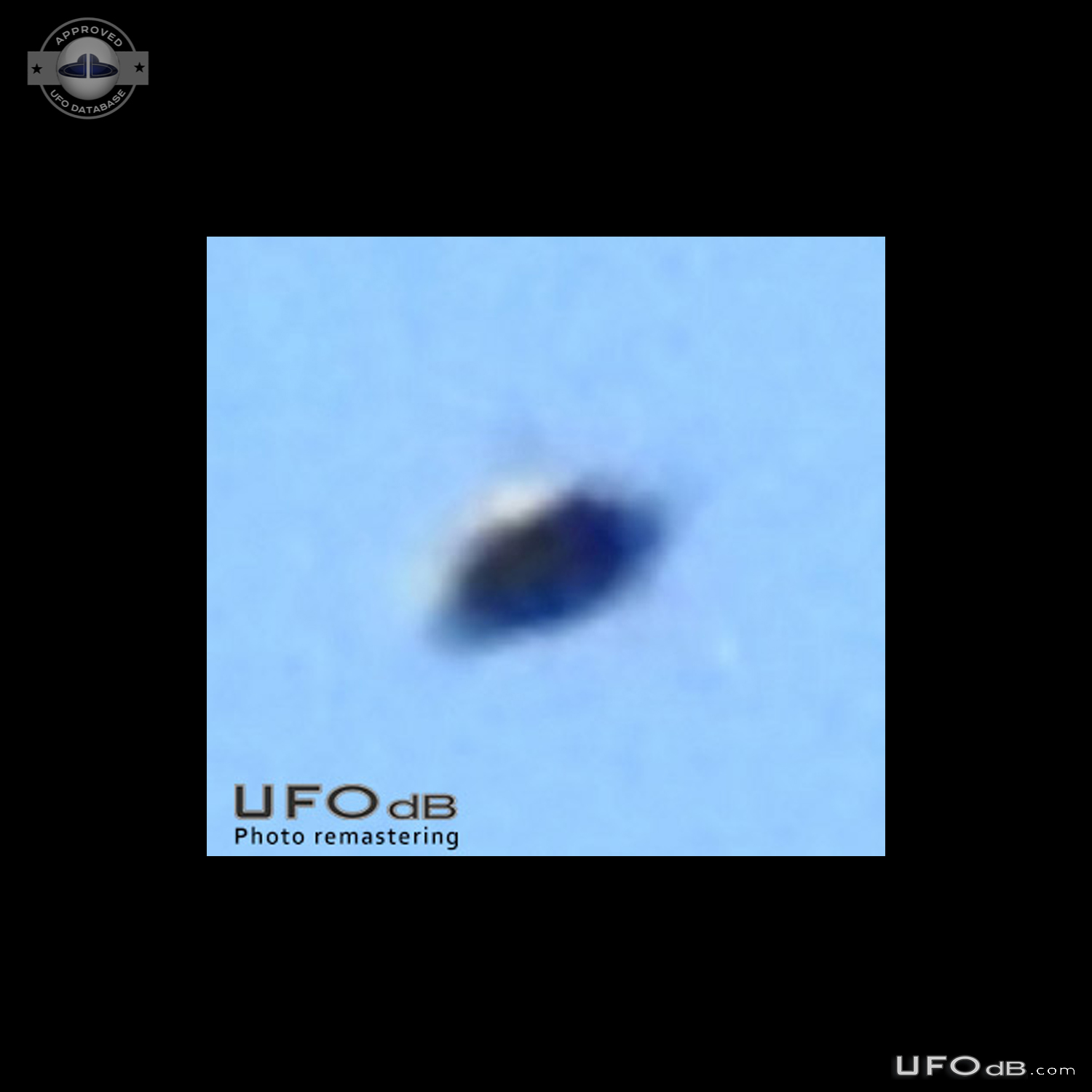 Metallic UFO photographed over Newton Abbot, Devon, England 2017 UFO Picture #825-1