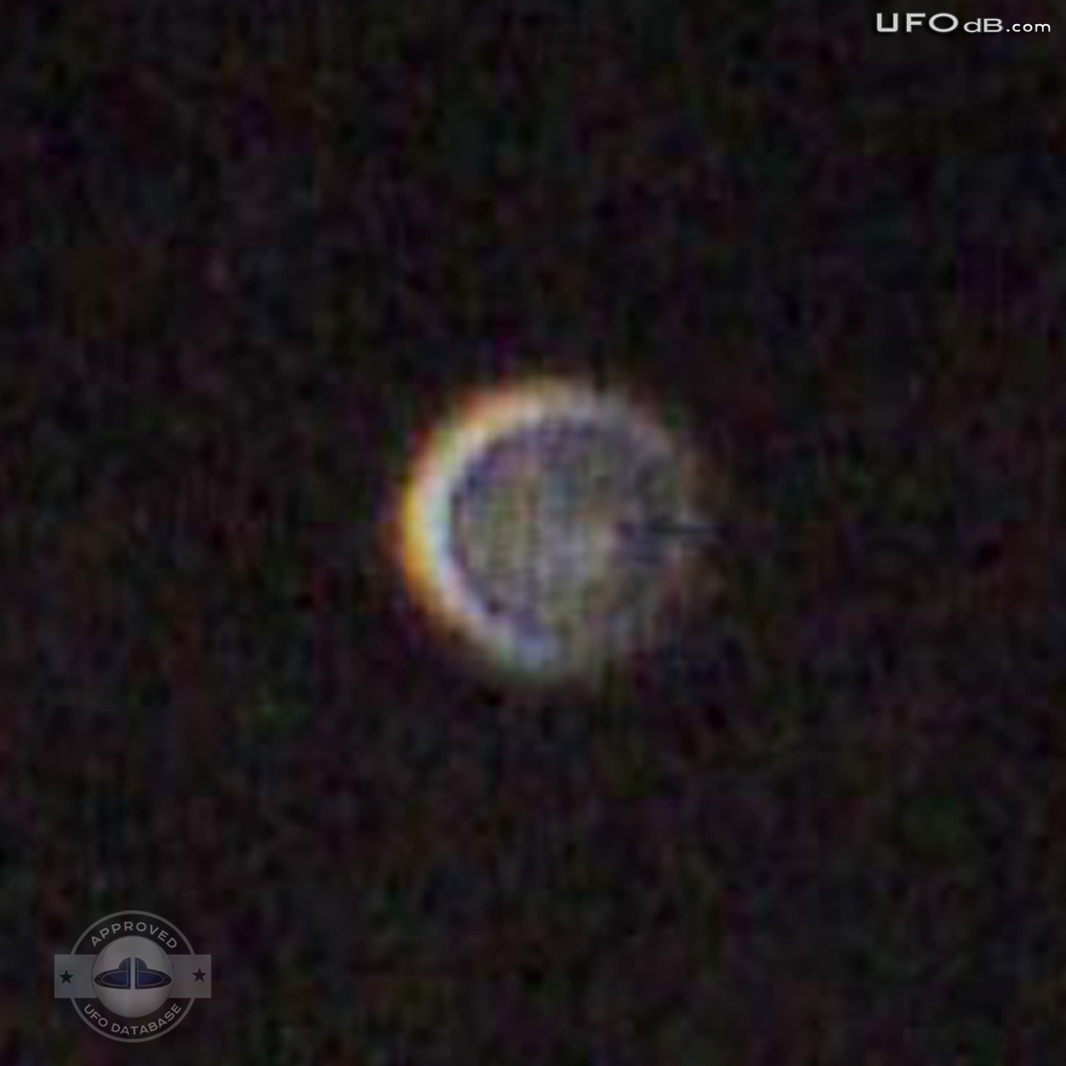 Moon picture get Round UFOs at the same time | England | March 19 2011 UFO Picture #330-4