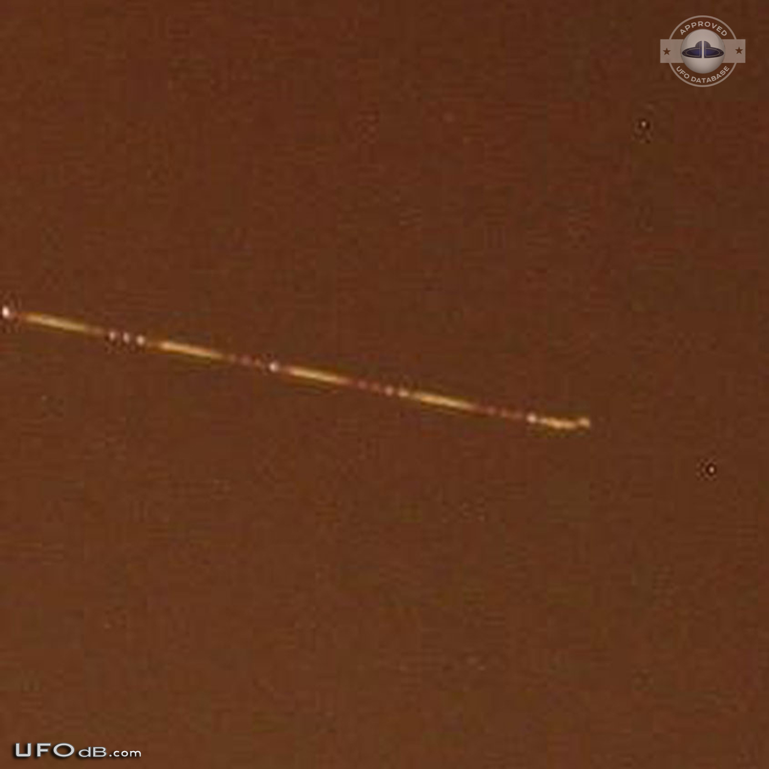 Multiple pictures of UFO sighting over Long Beach, California USA 2009 UFO Picture #640-3