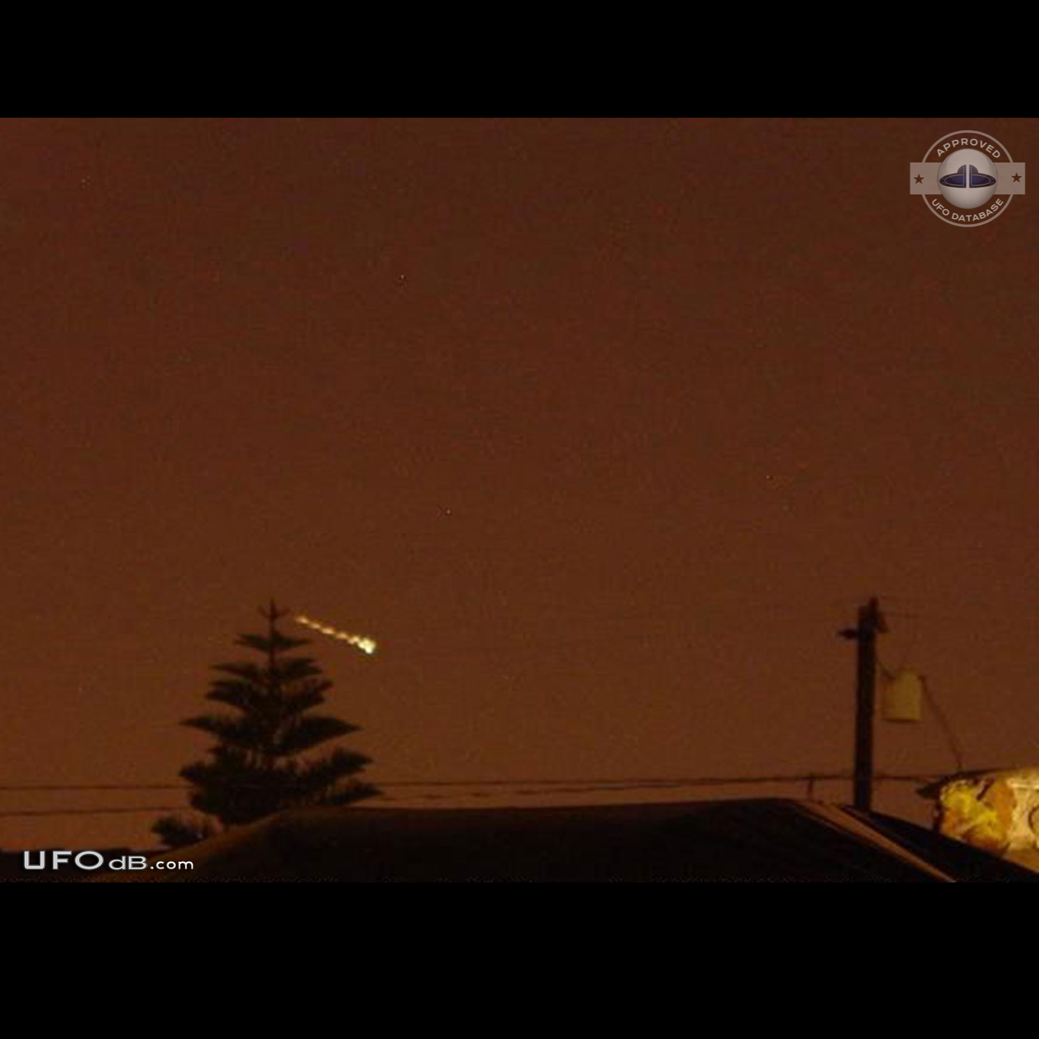 Multiple pictures of UFO sighting over Long Beach, California USA 2009 UFO Picture #640-6