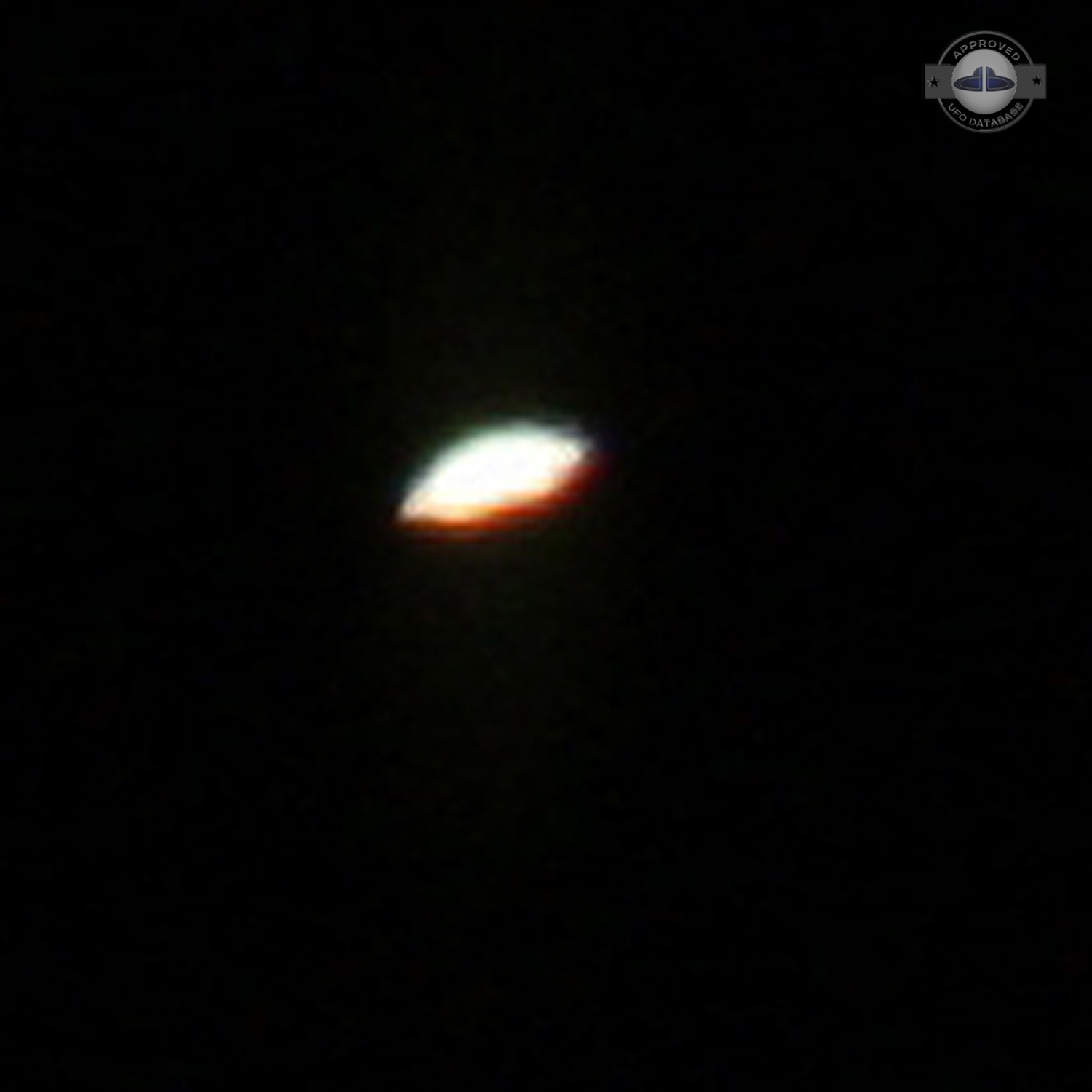 Norway UFO Picture Shot by Professional Aviation photographer 2011 UFO Picture #232-3