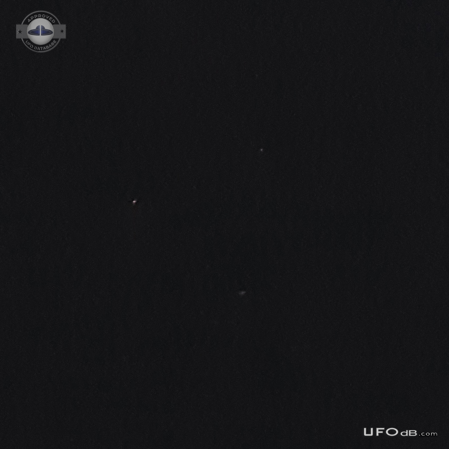 Observed bright light in sky approaching, light went out as aircraft a UFO Picture #769-1