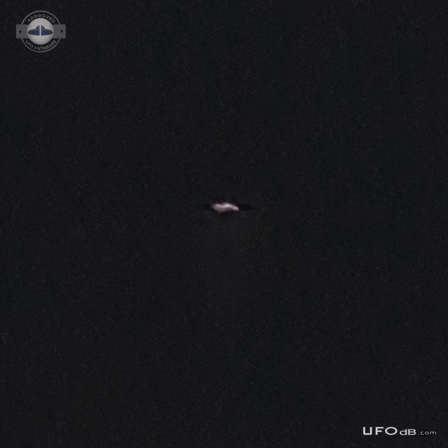 Observed bright light in sky approaching, light went out as aircraft a UFO Picture #769-4