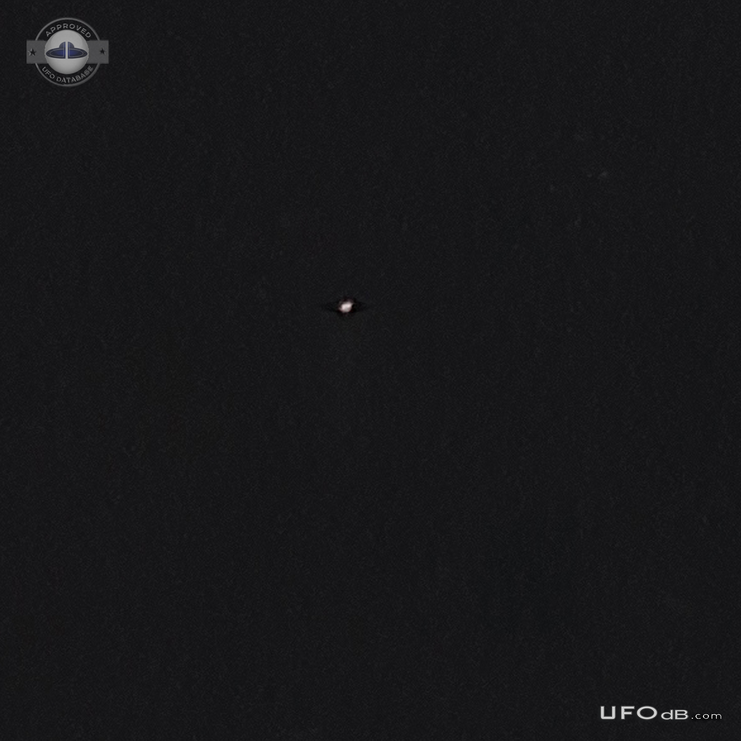 Observed bright light in sky approaching, light went out as aircraft a UFO Picture #769-5