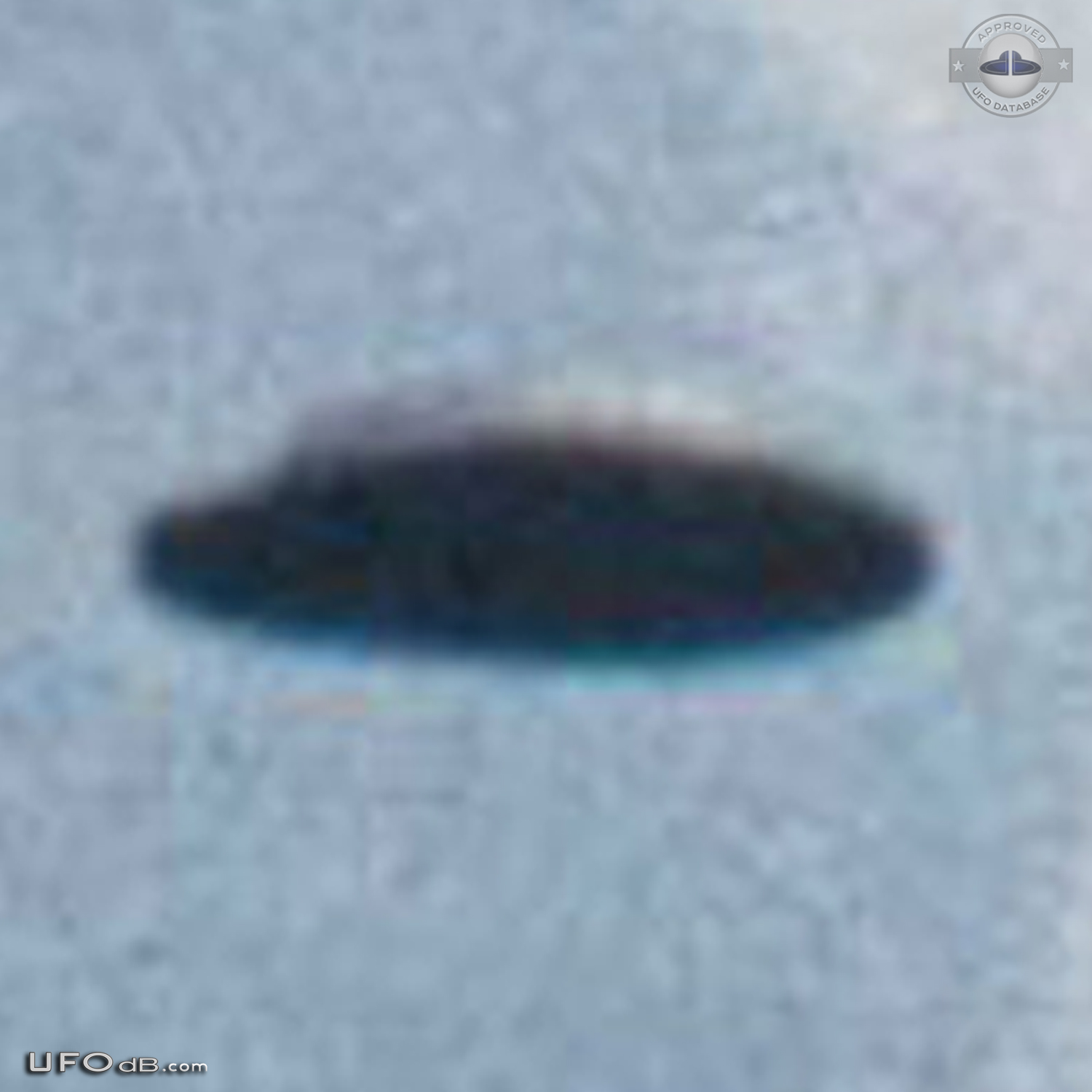 One of the Best UFO sighting backed by 2 UFO pictures Switzerland 1975 UFO Picture #459-5