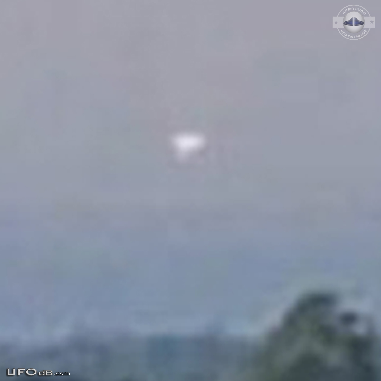 Orange Ball UFO in the sky above St-Gervais in Quebec Canada 2017 UFO Picture #845-4
