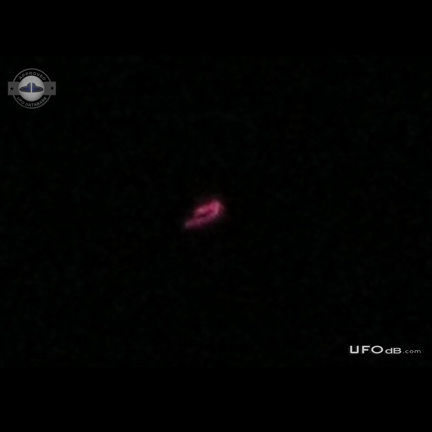 Orange glowing Batwing UFO overflew airport, stopped in mid-air Texas  UFO Picture #743-1
