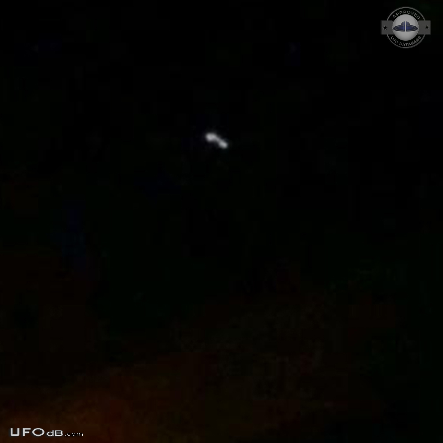 Orb like object split into three objects, was bright like a star UFO Picture #671-2