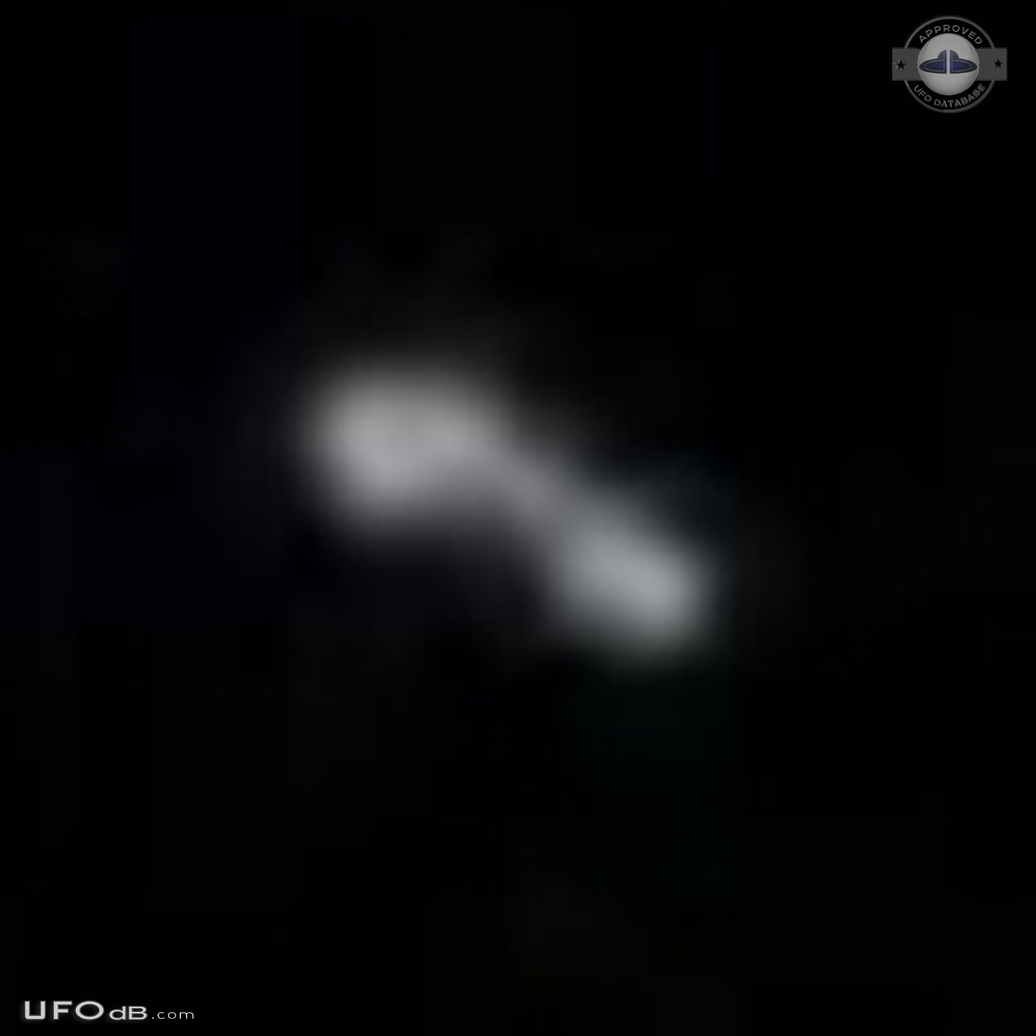 Orb like object split into three objects, was bright like a star UFO Picture #671-4