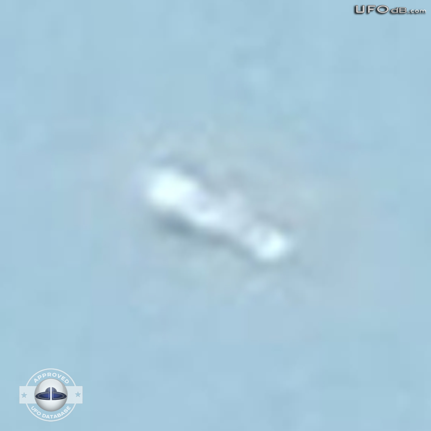 Parque da indepencia, Sao Paulo visited by triangular UFO - July 2011 UFO Picture #349-4
