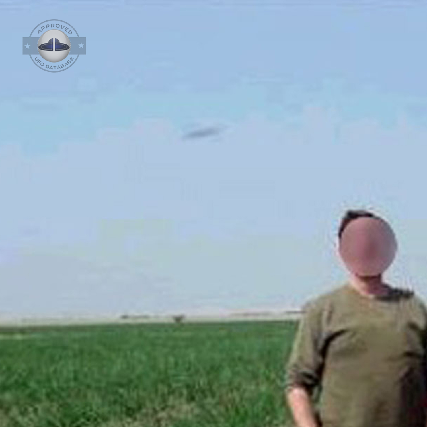 UFO picture taken in the Ica Region of Peru next to the Nazca region UFO Picture #53-3