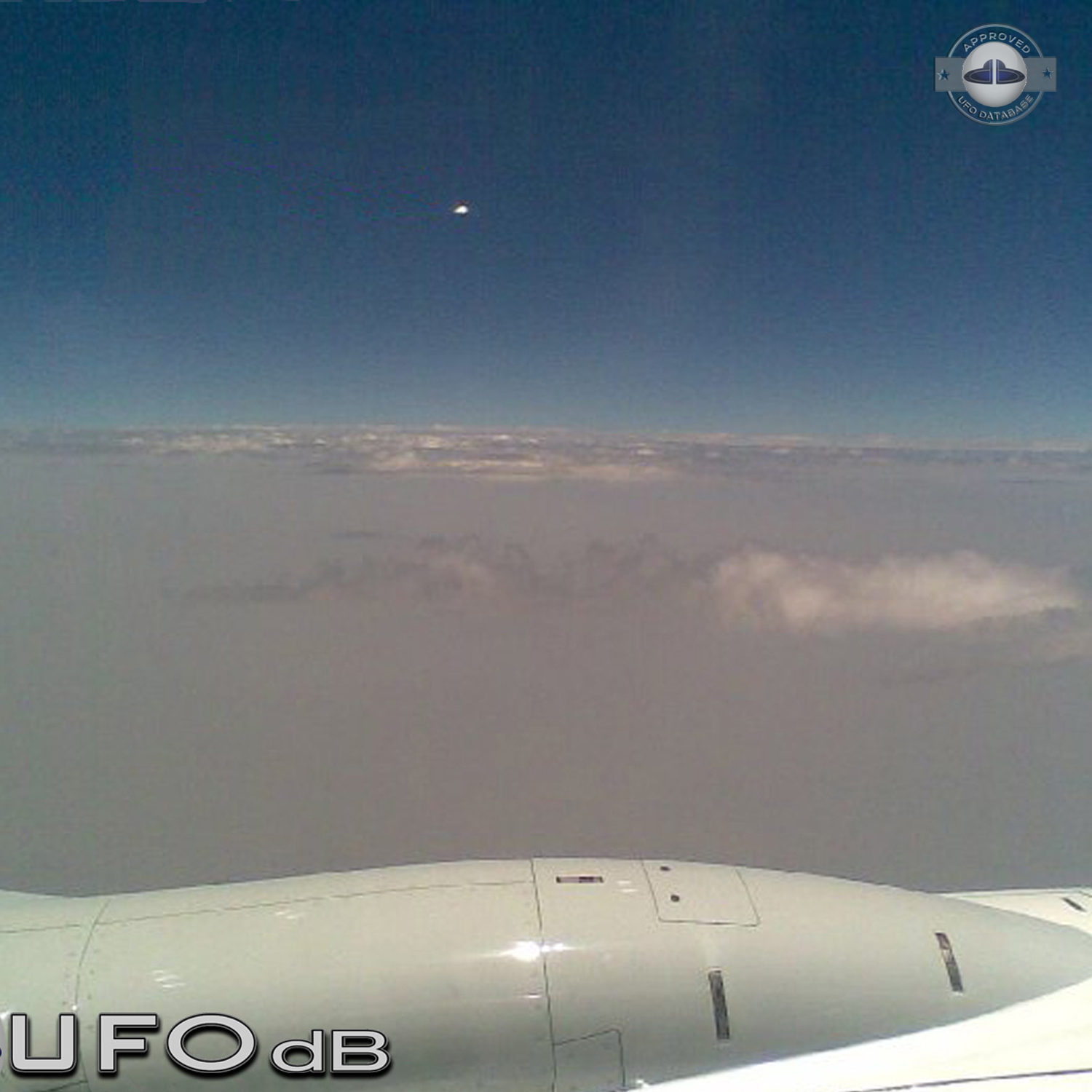 UFO seen over India between New Delhi to Guwahati | UFO picture 2008 UFO Picture #195-2