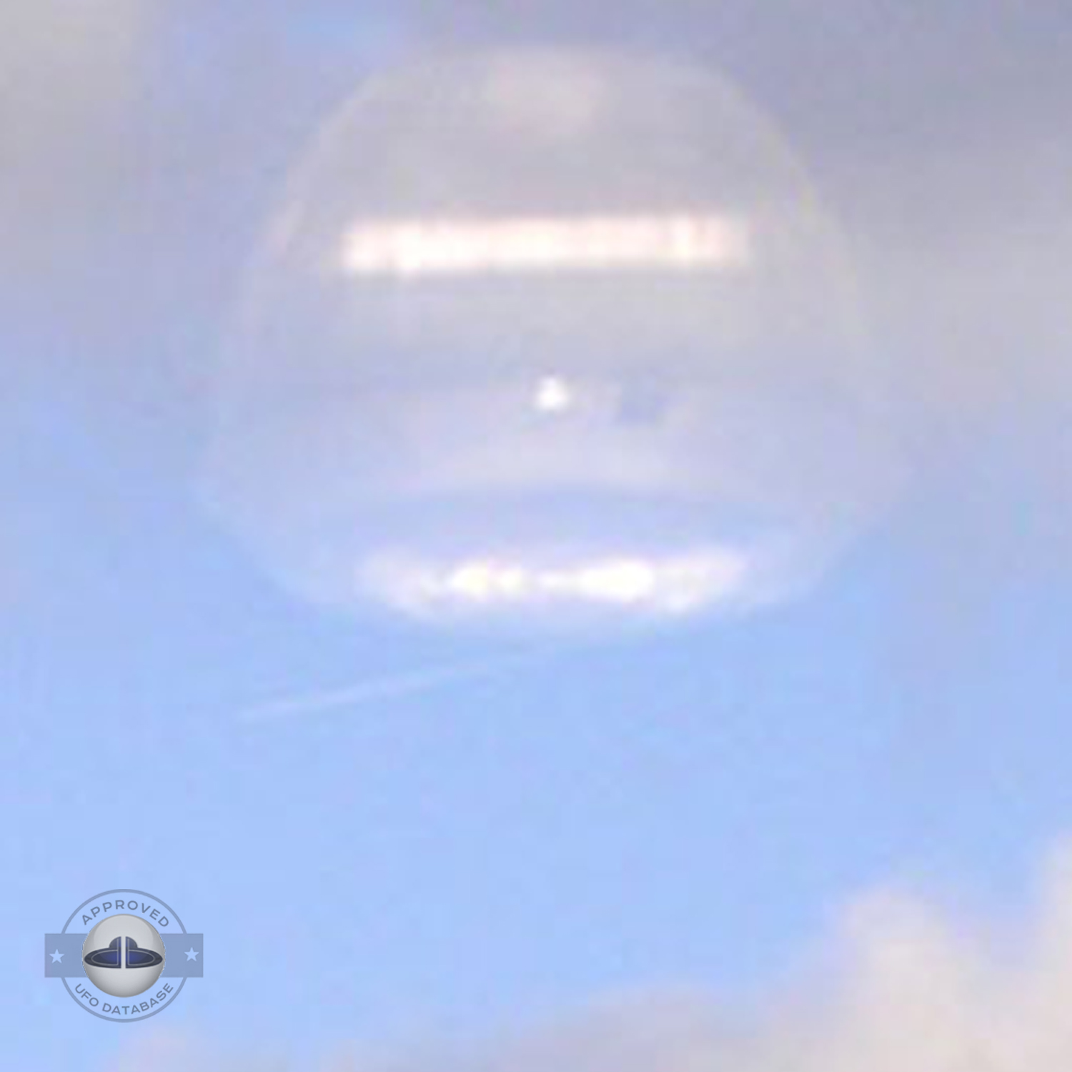 UFO Flying over mountain in the desert of Arizona near Sedona UFO Picture #14-4