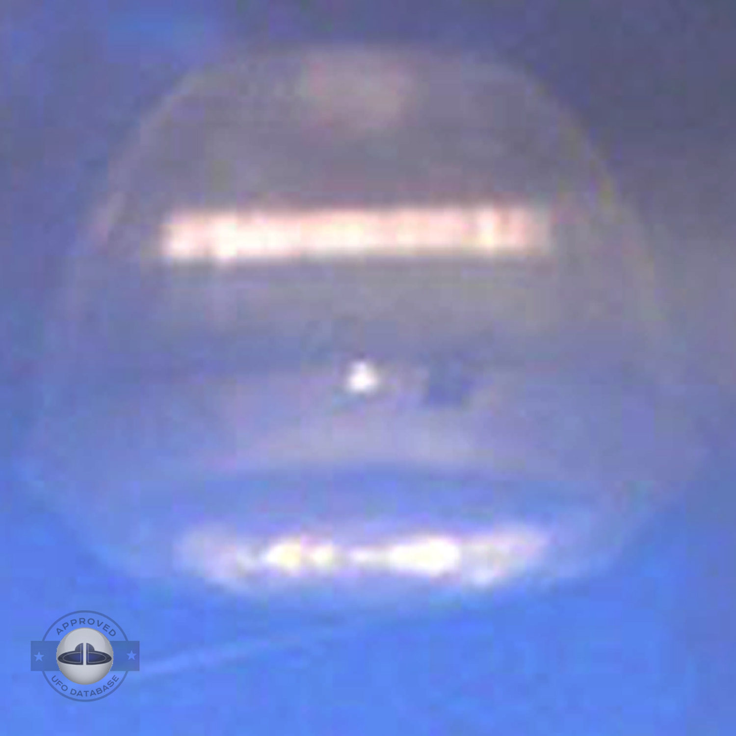 UFO Flying over mountain in the desert of Arizona near Sedona UFO Picture #14-6