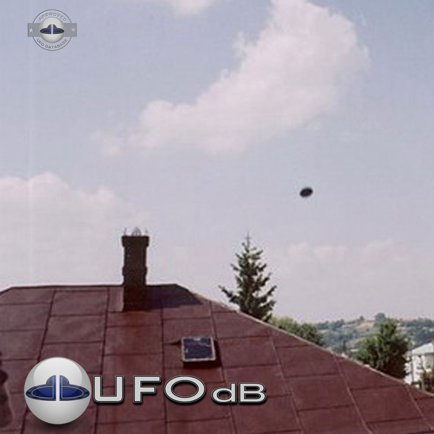 UFO was previously seen in city of Skurowa at a very high altitude UFO Picture #89-2