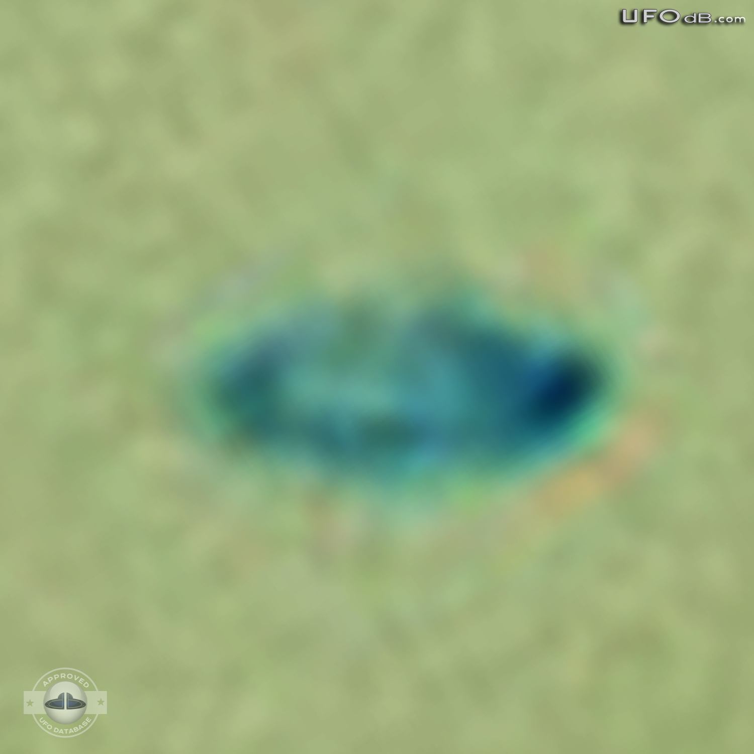 Professional photographer capture UFO near lightnings in Portugal 2010 UFO Picture #345-7