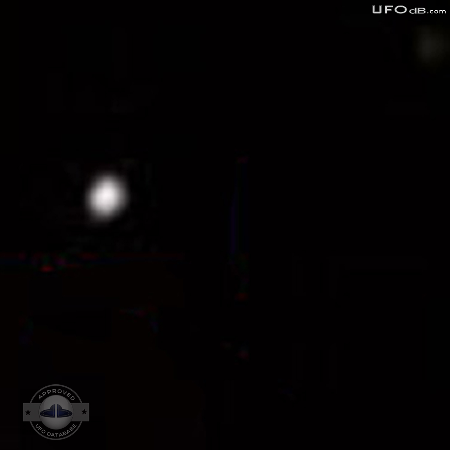 Pulsating Sounds made by Colorful UFOs | Toronto, Canada | May 21 2011 UFO Picture #327-4
