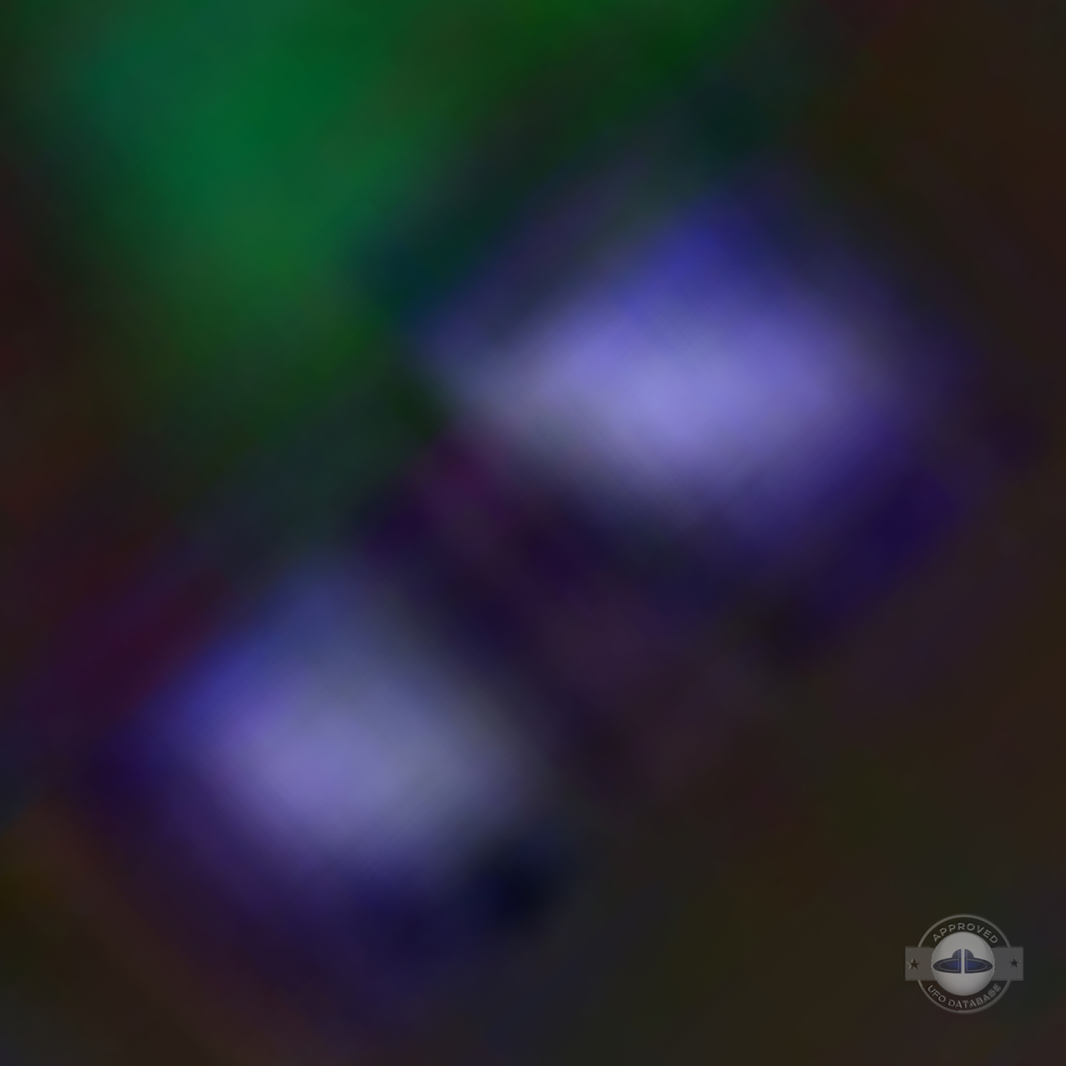 Purple glowing UFO over Giant Wild Goose Pagoda temple | China | 2009 UFO Picture #219-7