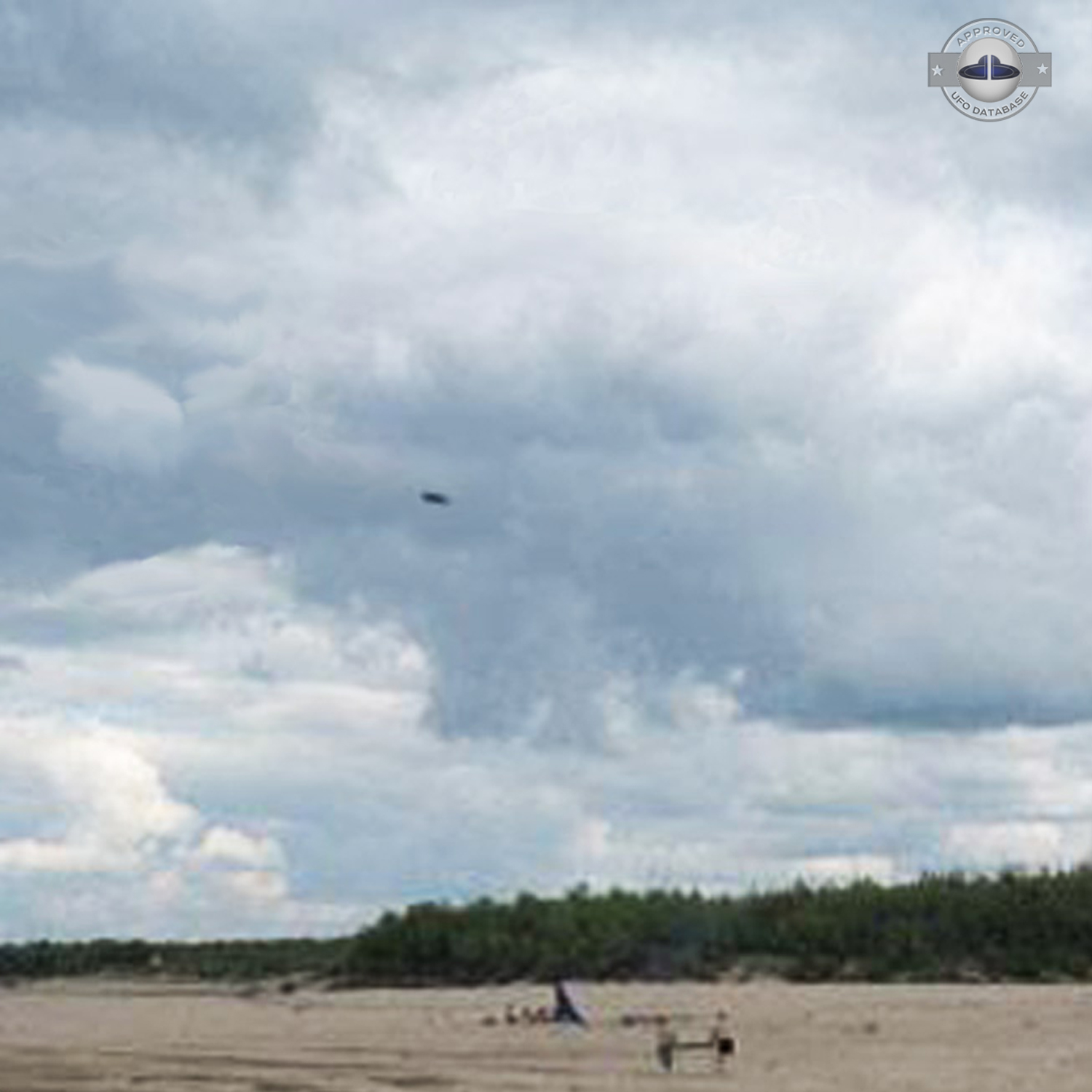 UFO in deep region of Russia | UFO picture shot near Zhatay village UFO Picture #188-3