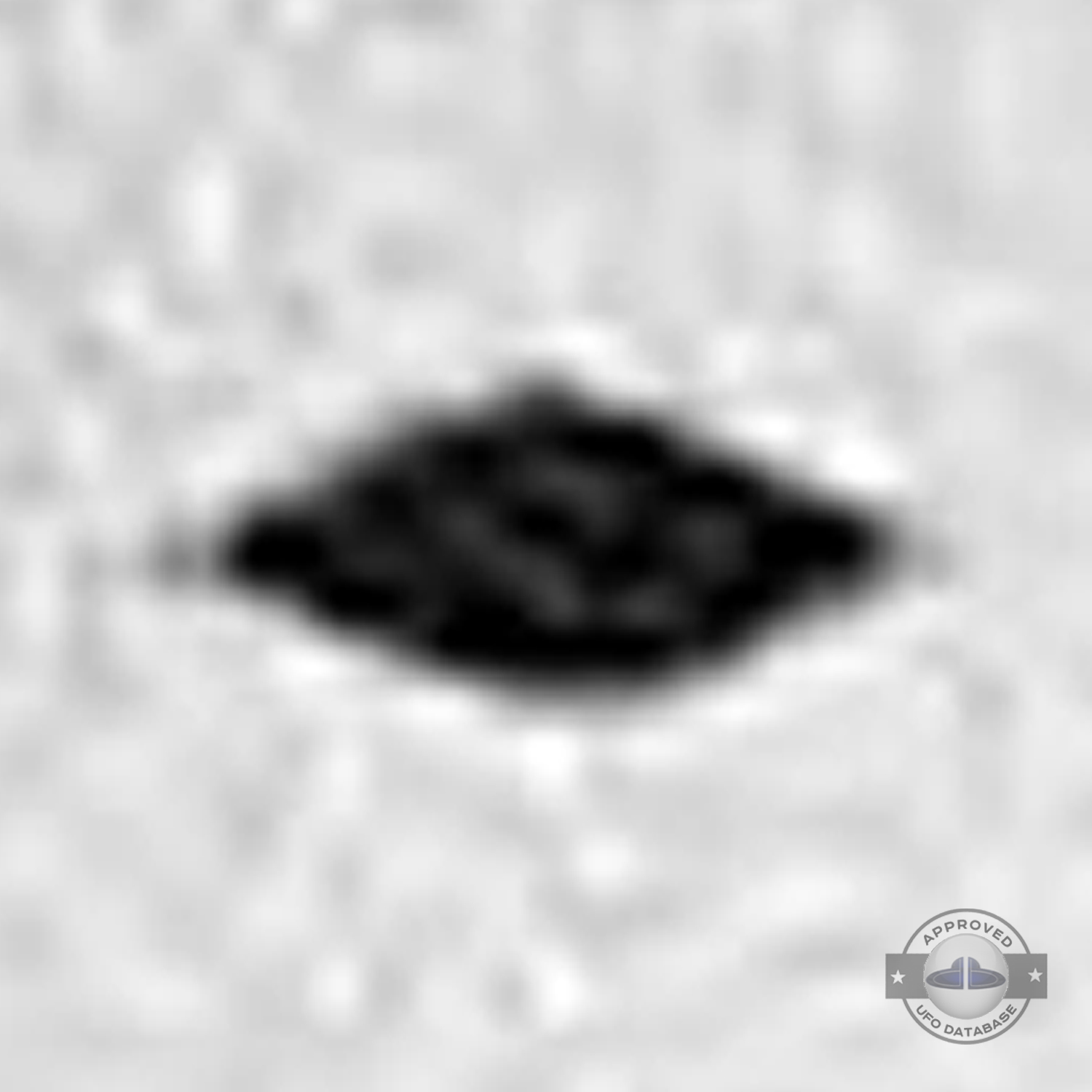Sighting of UFO by two teenagers in Russia - Volga river Tver | 1991 UFO Picture #215-5