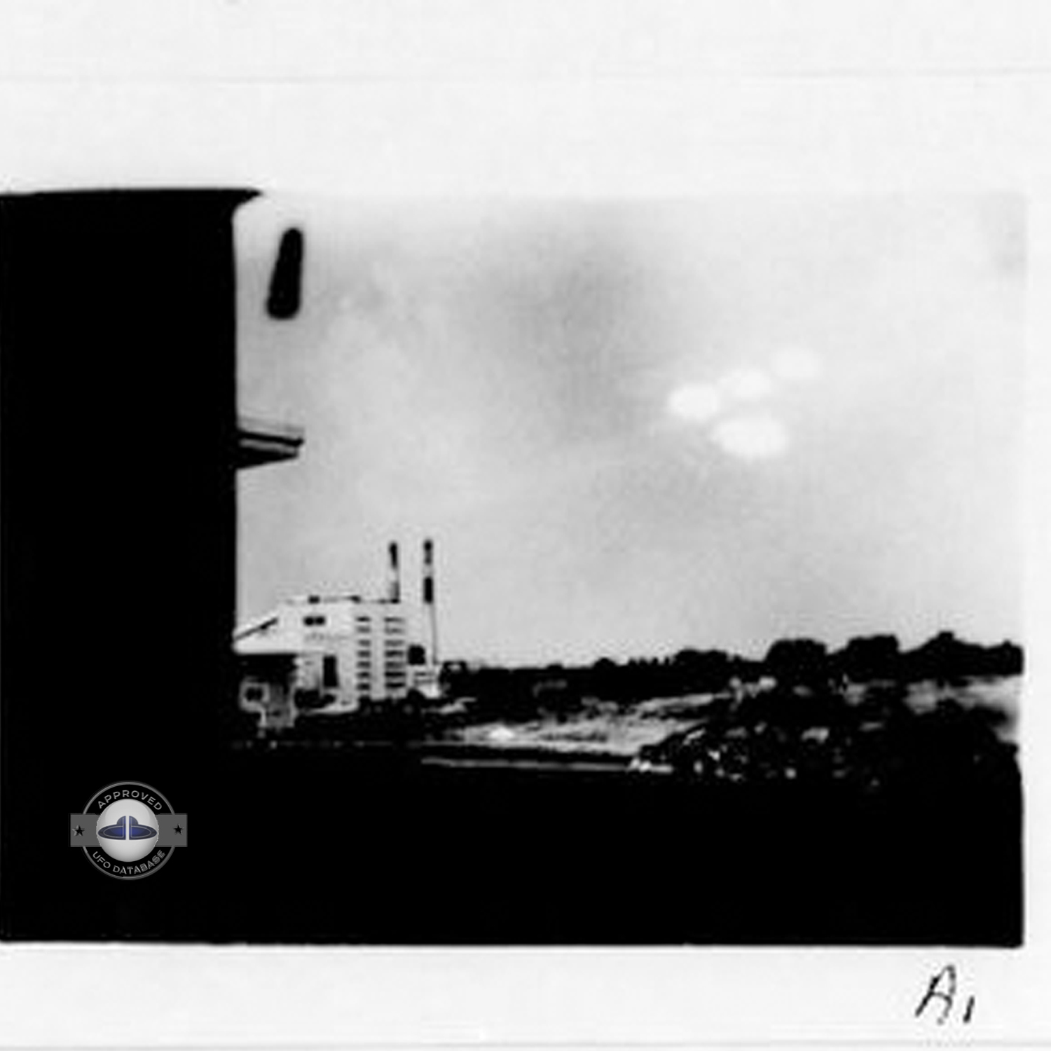 Famous Salem UFO Picture | Massachusetts UFO sighting | July 16 1952 UFO Picture #119-4