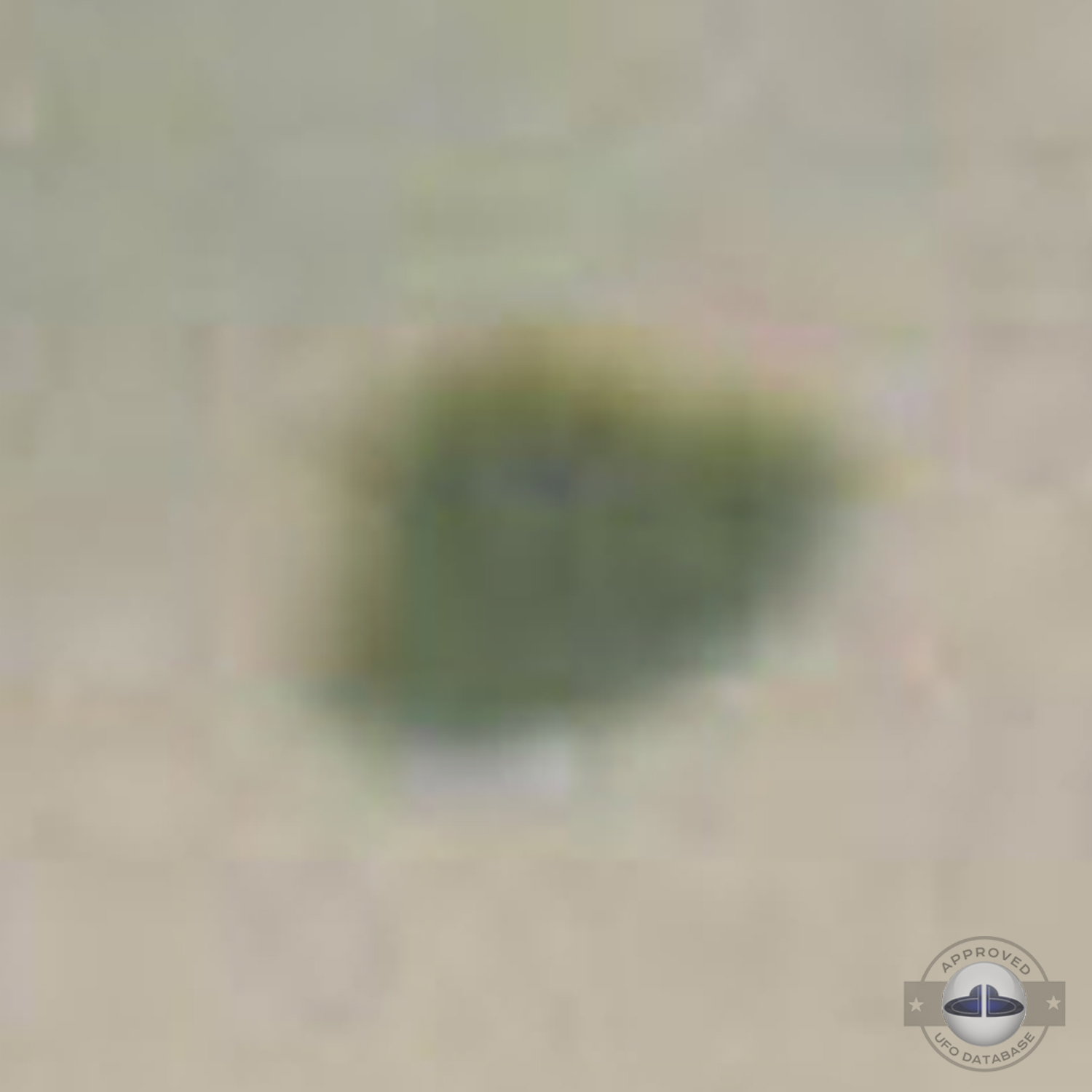 Grey UFO picture taken in a cloudy sky in San Carlos de Bariloche UFO Picture #22-4