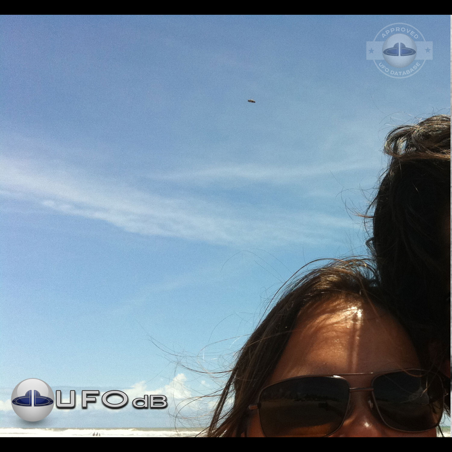 UFO picture shot at beach in Santo Antonio de Jesus, Brazil 2011 UFO Picture #155-1