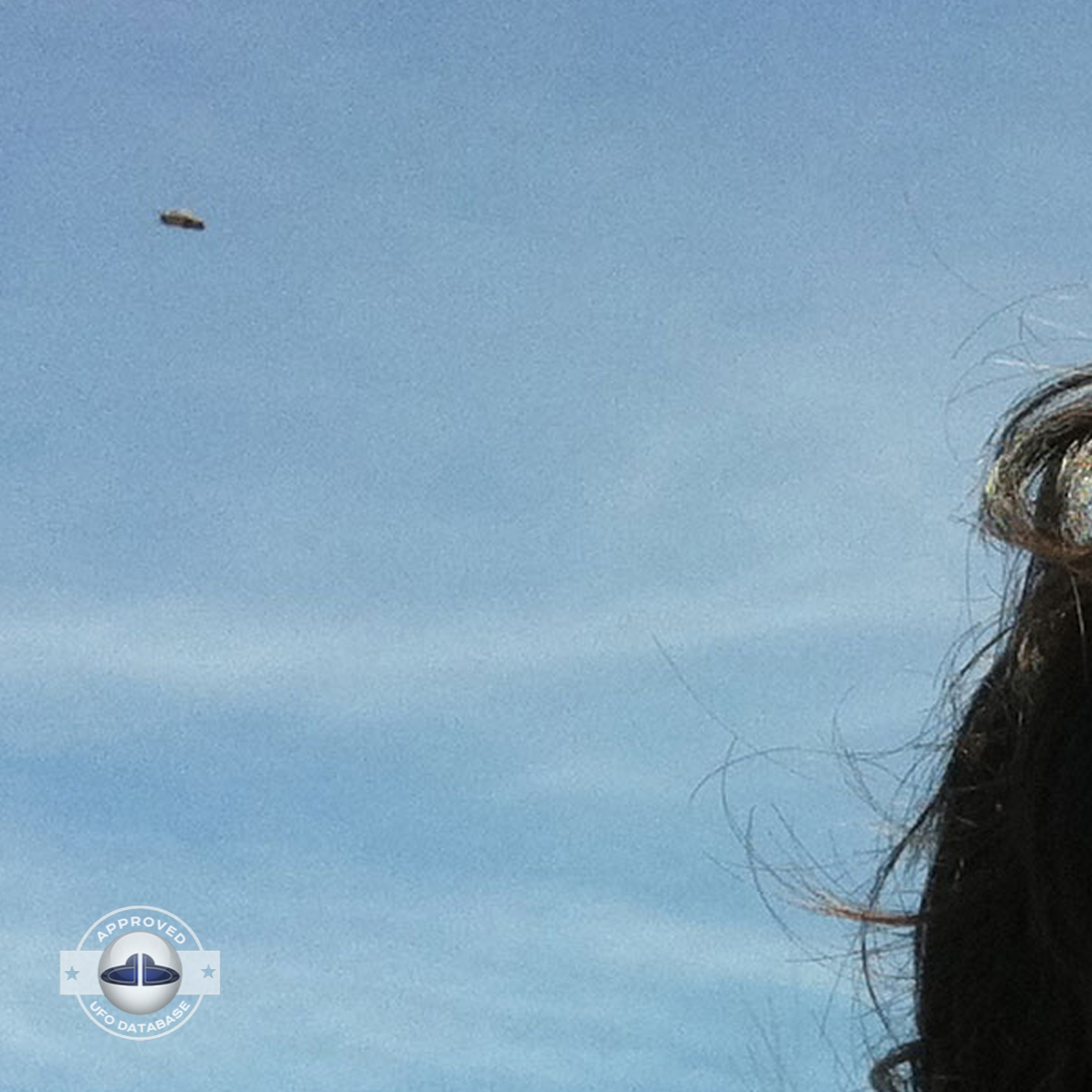 UFO picture shot at beach in Santo Antonio de Jesus, Brazil 2011 UFO Picture #155-3