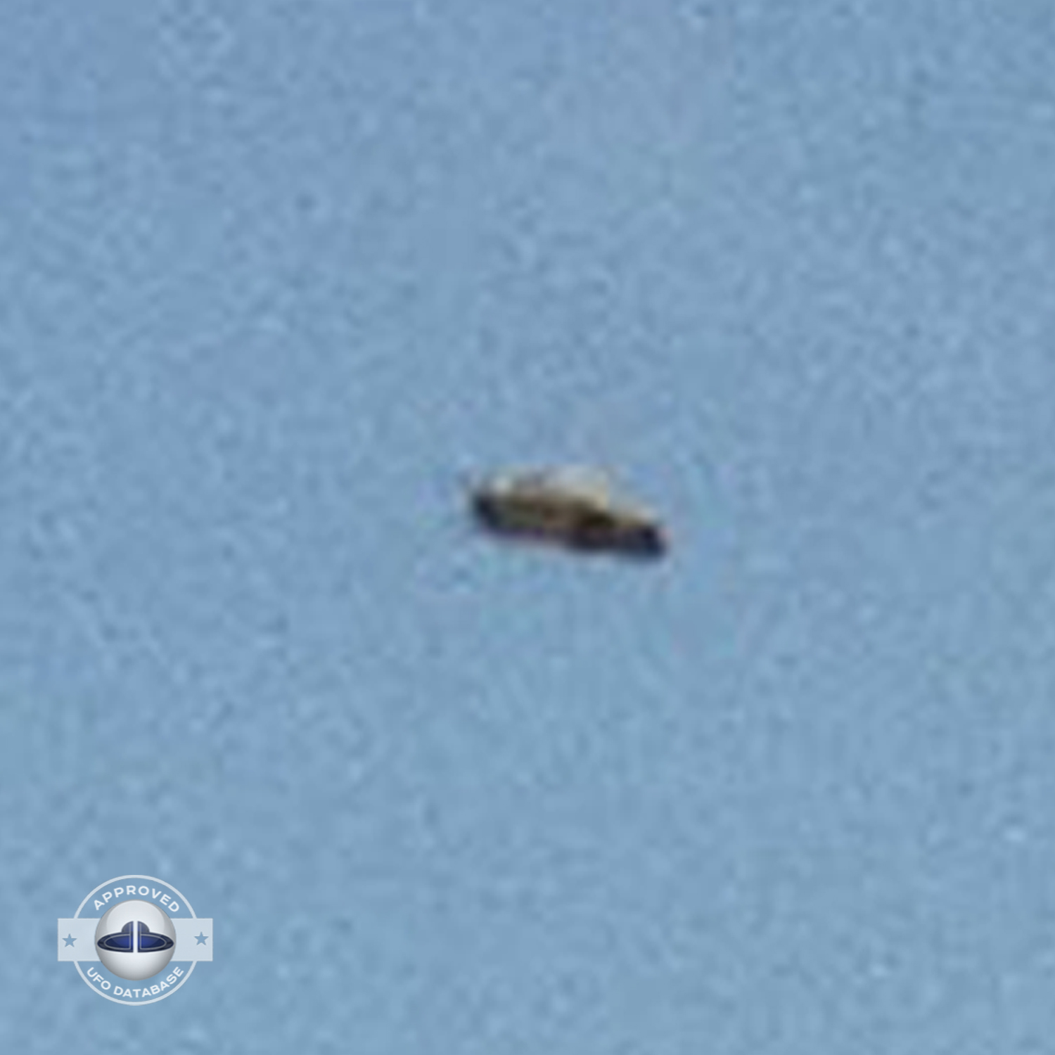 UFO picture shot at beach in Santo Antonio de Jesus, Brazil 2011 UFO Picture #155-5
