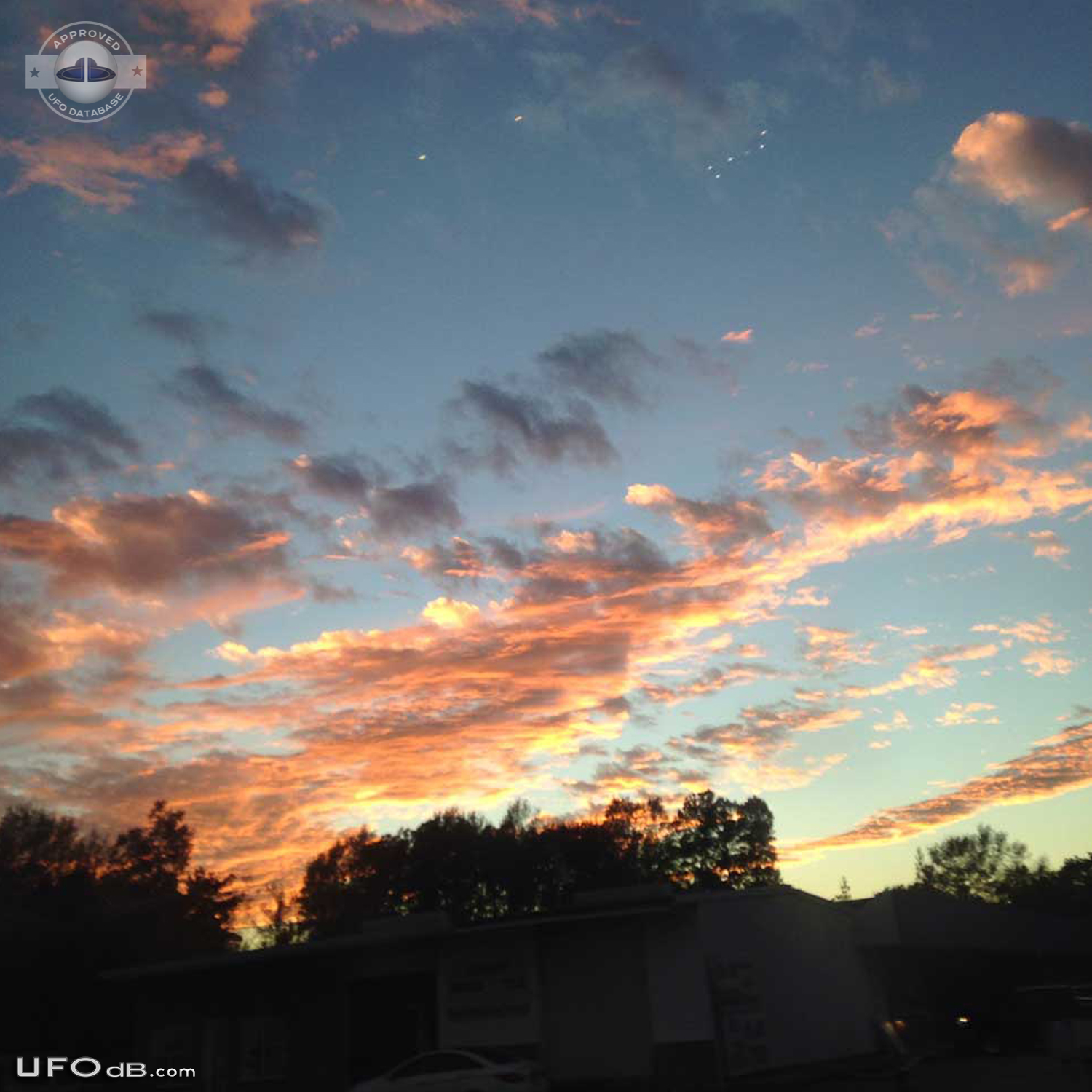 Series of pictures get a fleet of UFOs over Carriere, Mississippi 2013 UFO Picture #558-4