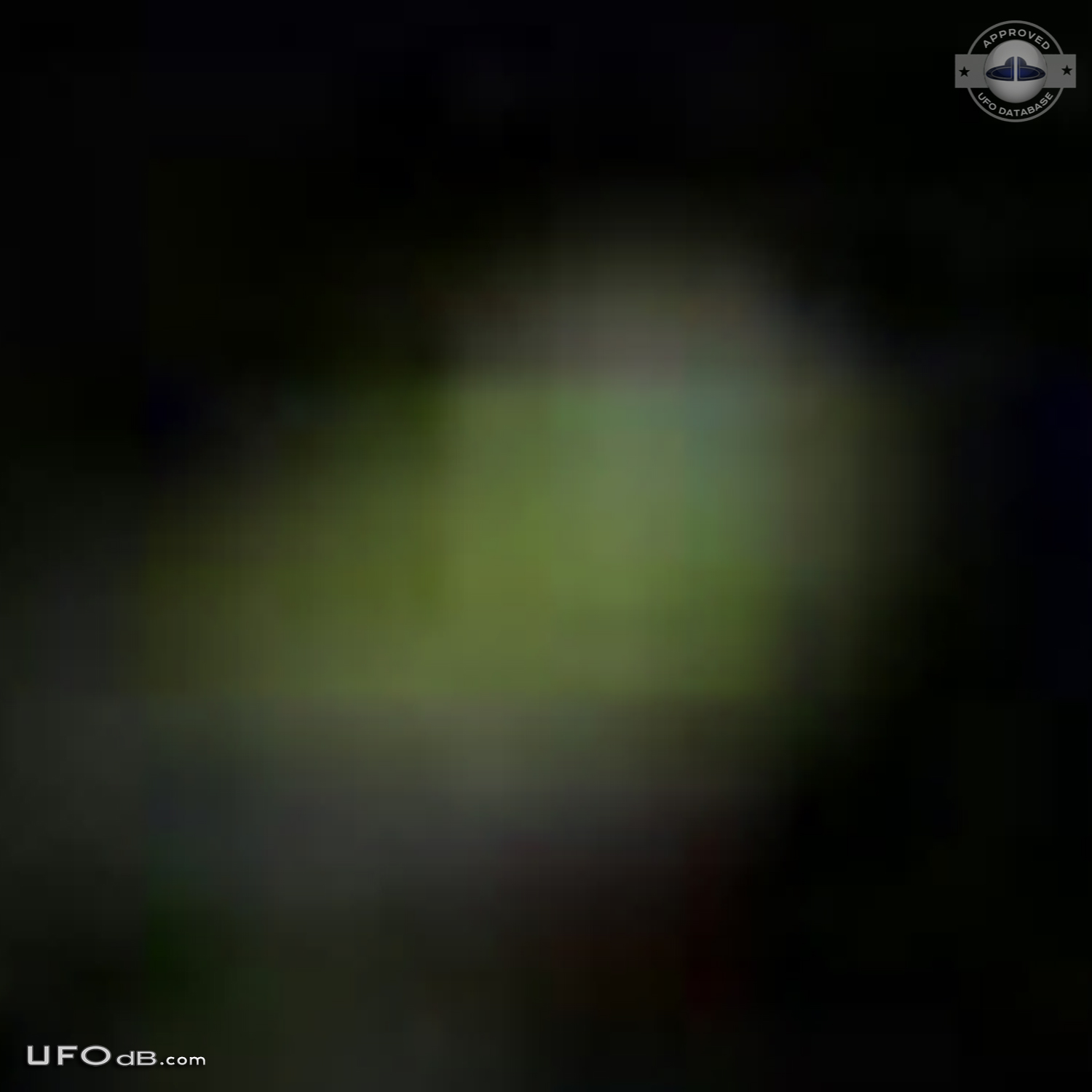 Silent UFO seen near woodland area Huddersfield UK on May 2011 UFO Picture #641-7