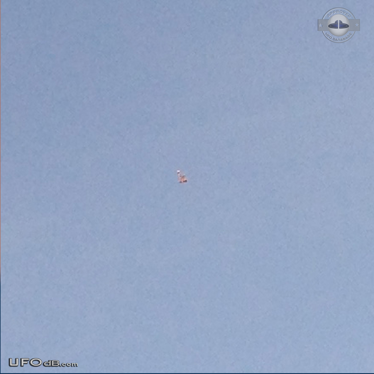 Silent UFO with copper colored panels in Burbank California Photo 2012 UFO Picture #535-1