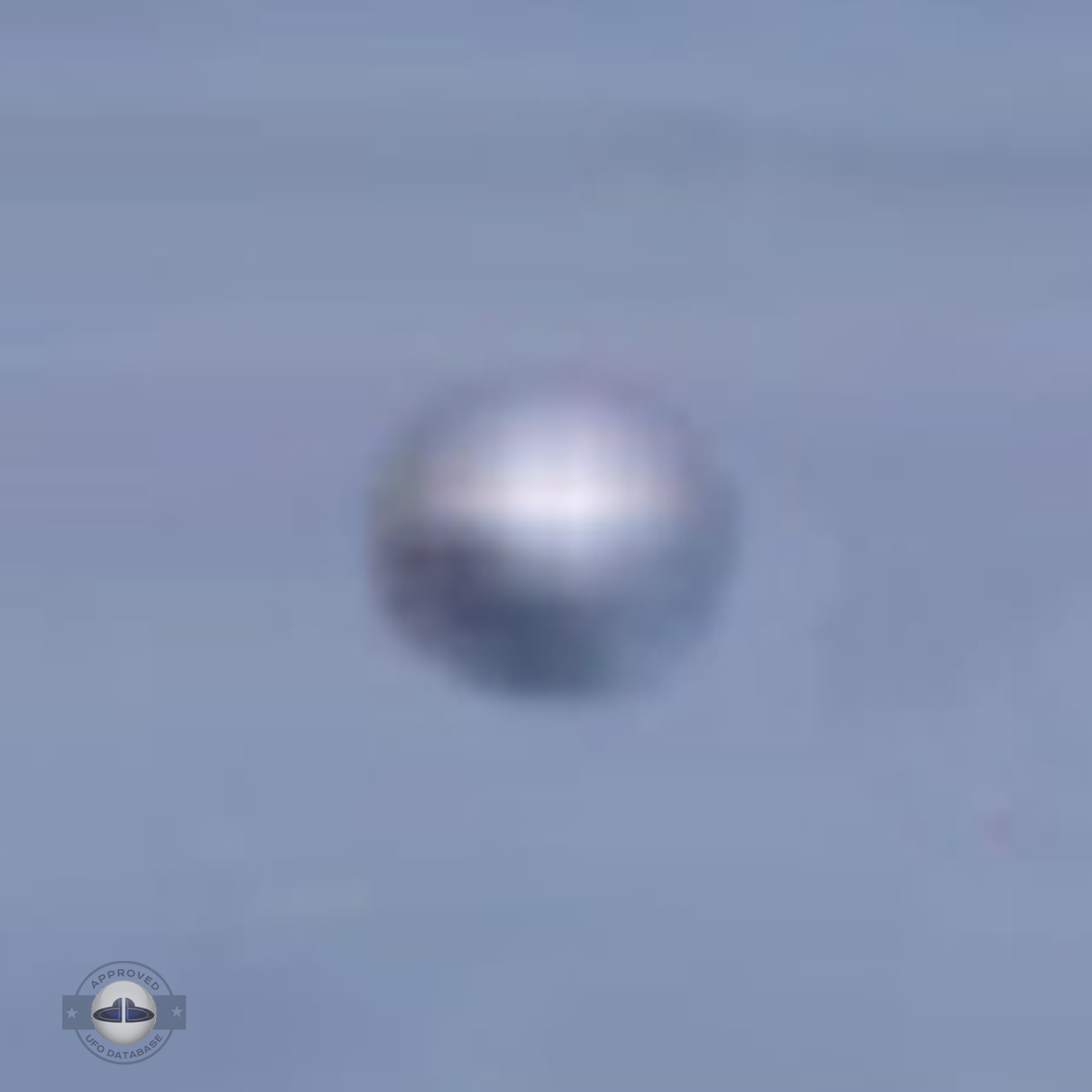 Silver metallic UFO probe in the desert of Chile | Iquique April 2010 UFO Picture #221-5