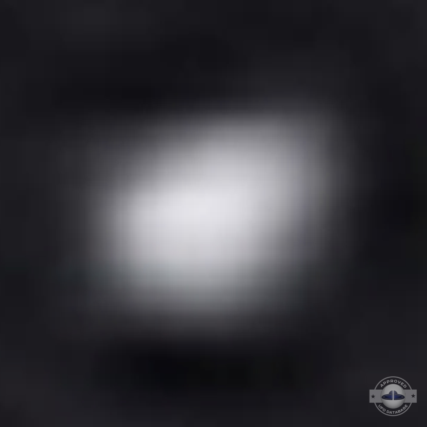 Web cam capture UFO picture over island of Cheung Chauen | Hong Kong UFO Picture #226-7