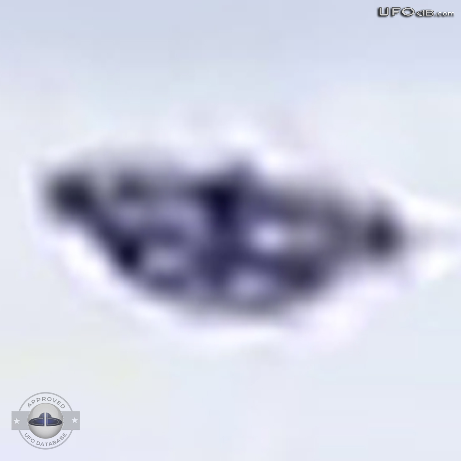 Songhua Ba Reservoir visited by a UFO | Kunming, China | May 22 2011 UFO Picture #341-5