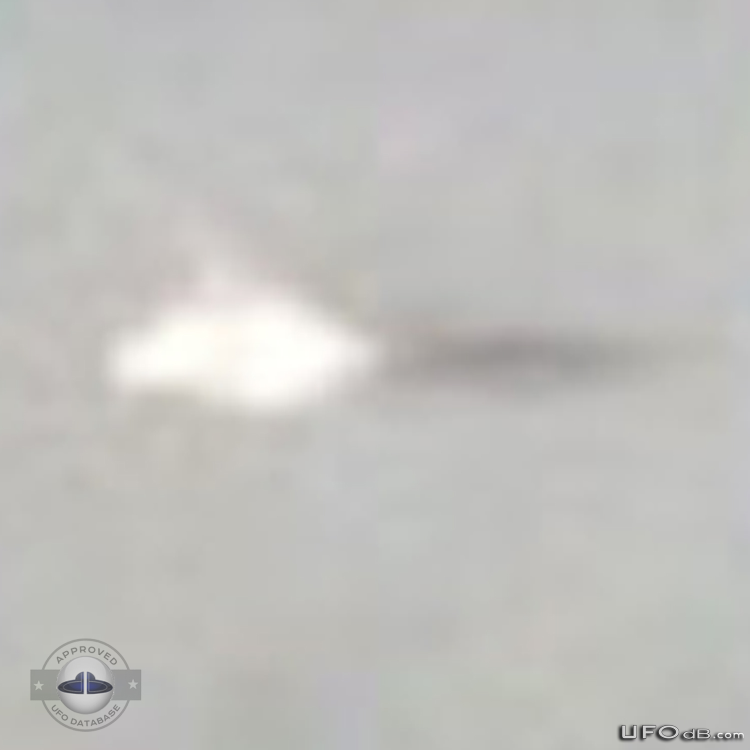 Rosario City Web Site display a UFO in stormy clouds | Argentina 2011 UFO Picture #259-4