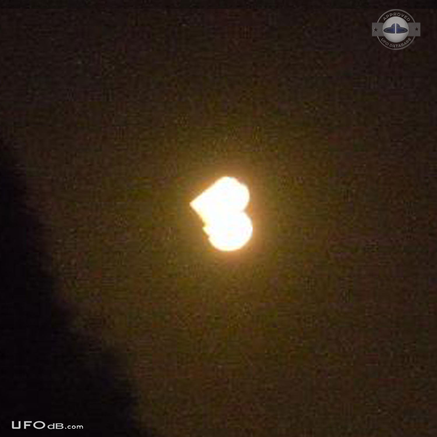 Strange Moon UFO with multicolor reflections in Indiana USA 2012 UFO Picture #510-2