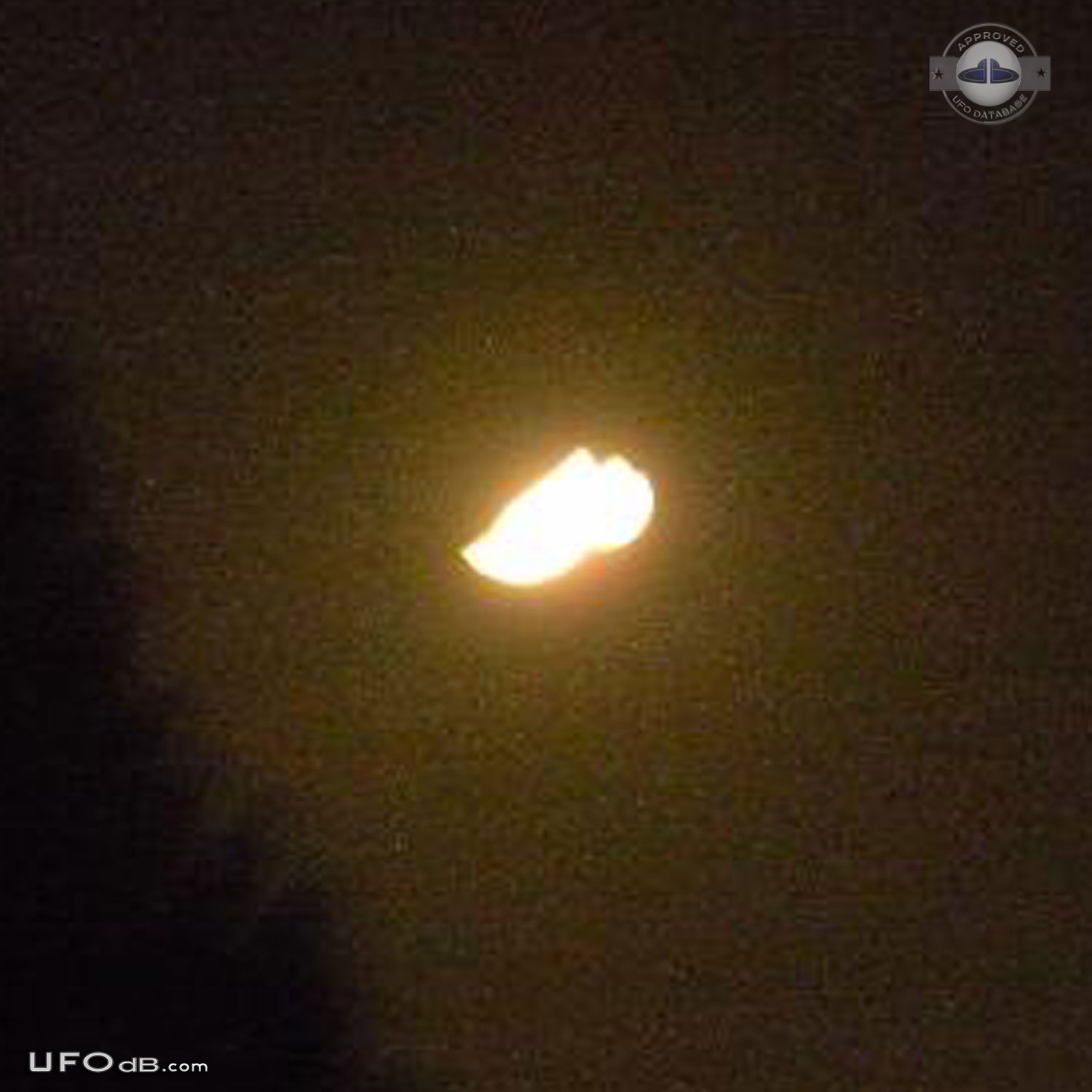 Strange Moon UFO with multicolor reflections in Indiana USA 2012 UFO Picture #510-3