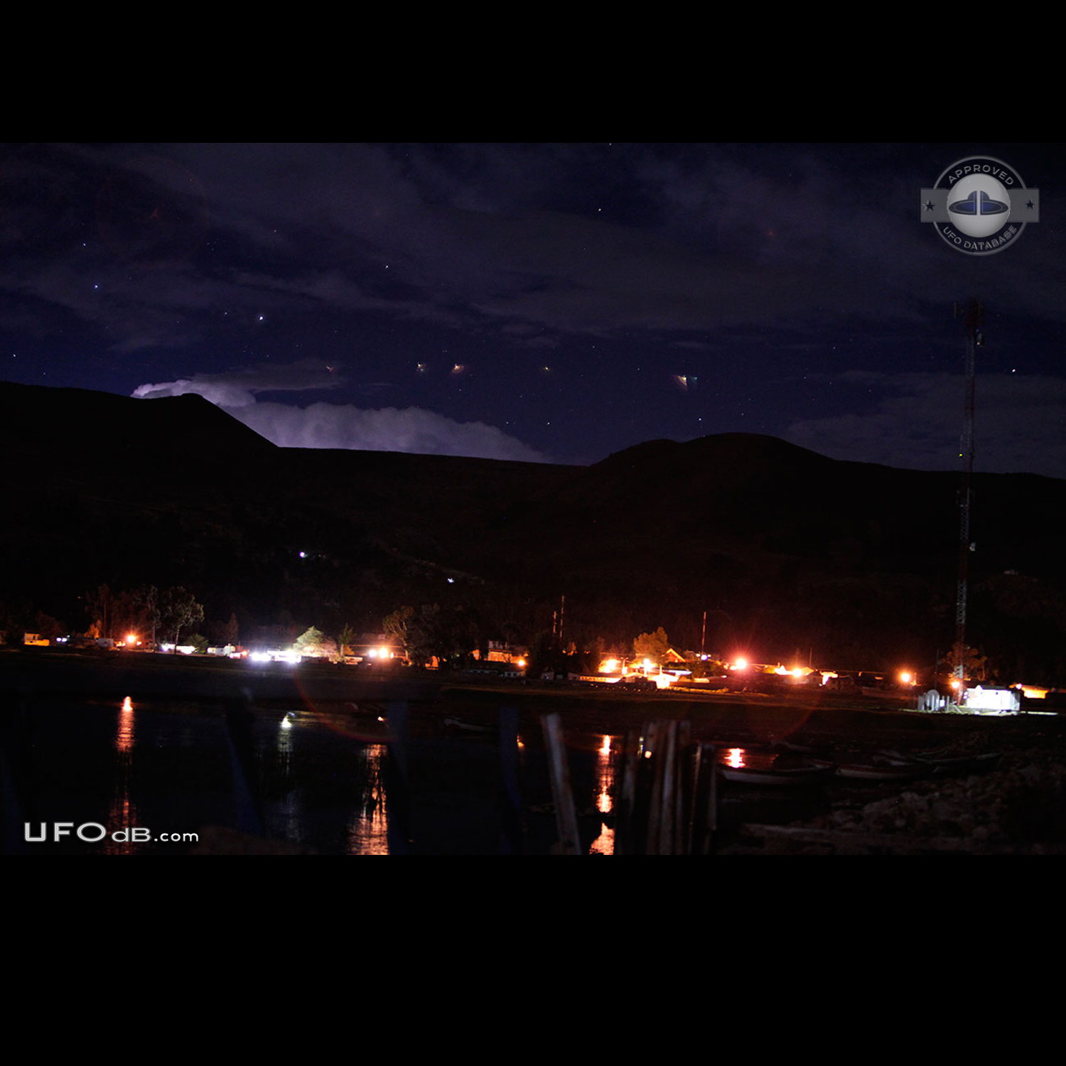 Strange lights appearing in the sky and then dissapearing UFO Picture #577-5