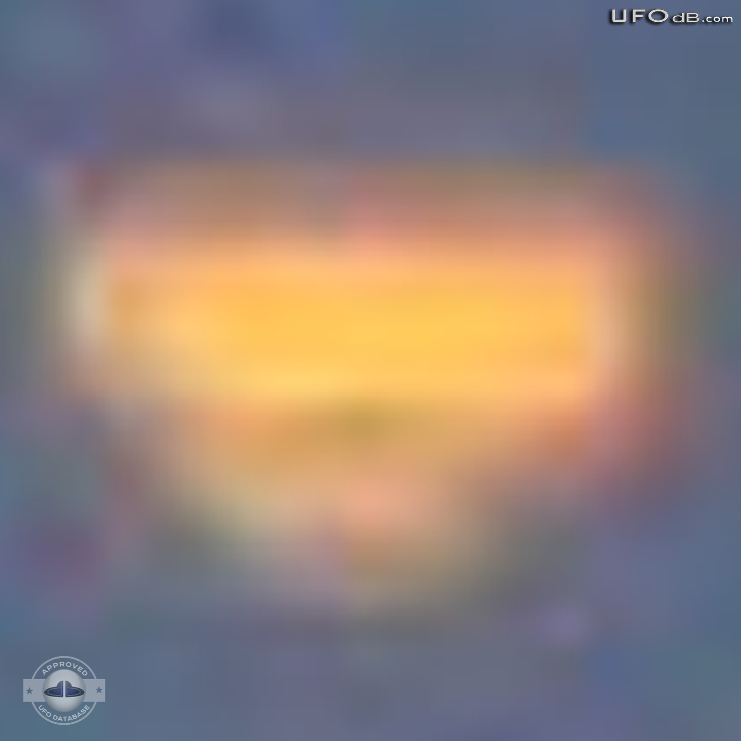 Sundown picture capture UFO near Ipanema beach | Brazil April 21 2011 UFO Picture #344-5