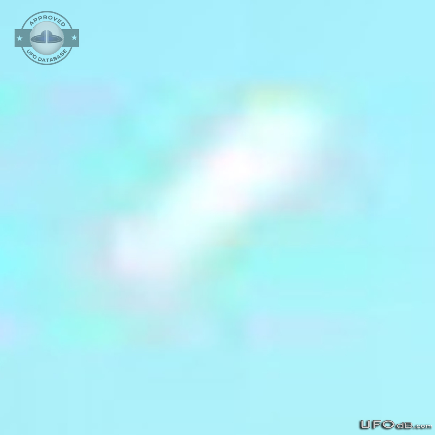 Teacher see UFO on Songhua River Bridge in Harbin, China | March 2009 UFO Picture #246-5