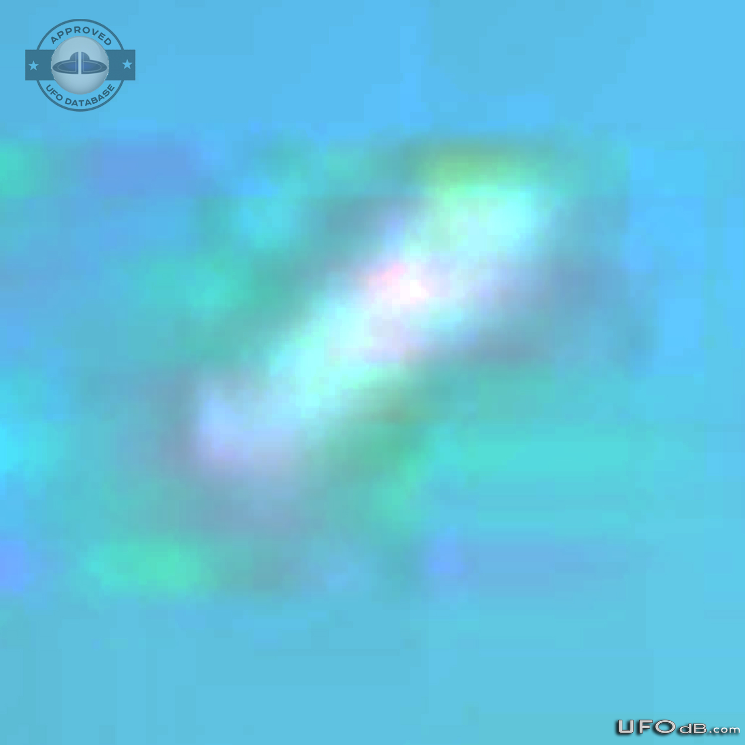Teacher see UFO on Songhua River Bridge in Harbin, China | March 2009 UFO Picture #246-6