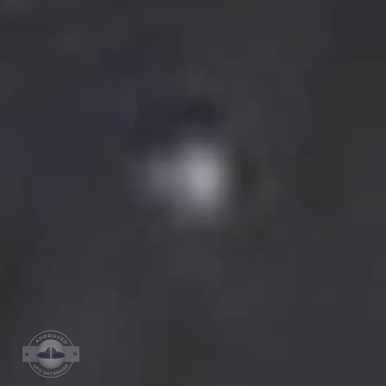 UFO picture taken near Mehrabad Airport Tehran, Iran| March 18 2006 UFO Picture #174-8