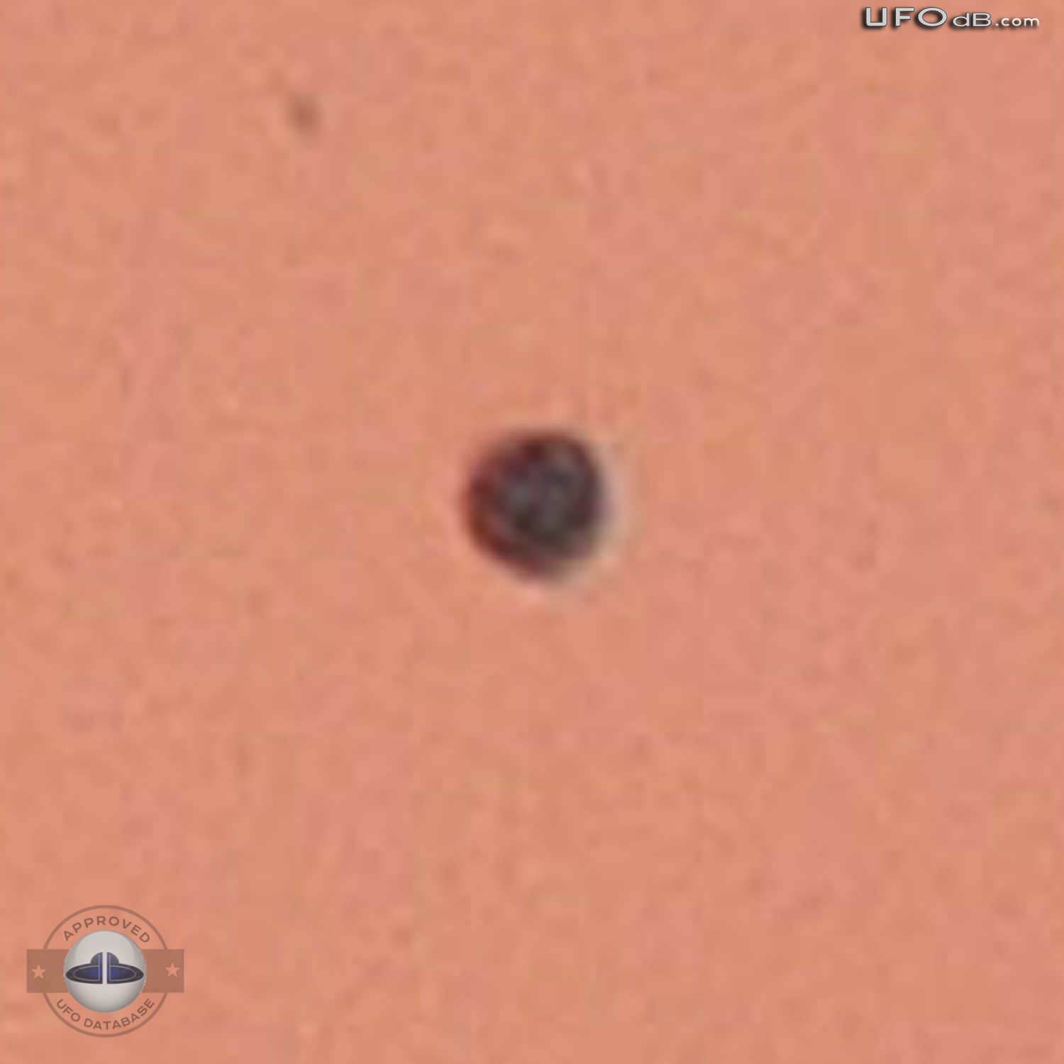 Teramo, Abruzzo visited by spherical UFO at sundown | Italy July 2011 UFO Picture #358-3
