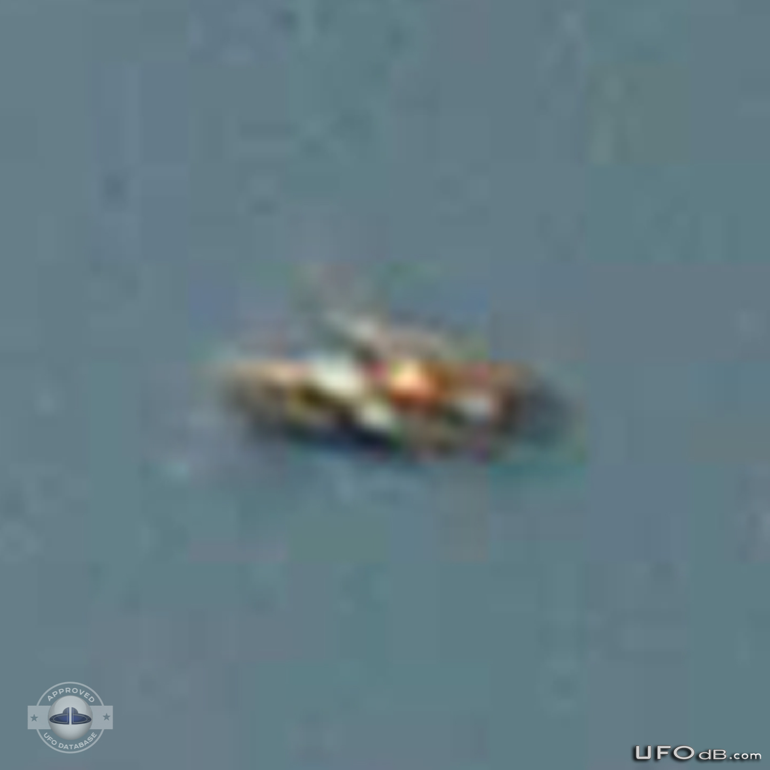 Thunderstorm pictures reveals an amazing saucer UFO in Kentucky | 2010 UFO Picture #394-6