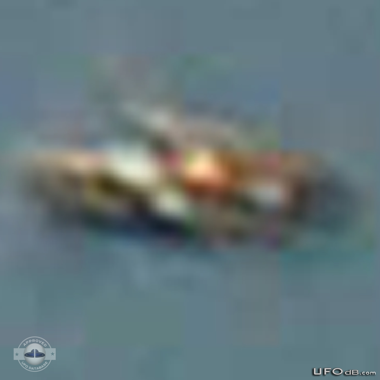 Thunderstorm pictures reveals an amazing saucer UFO in Kentucky | 2010 UFO Picture #394-7