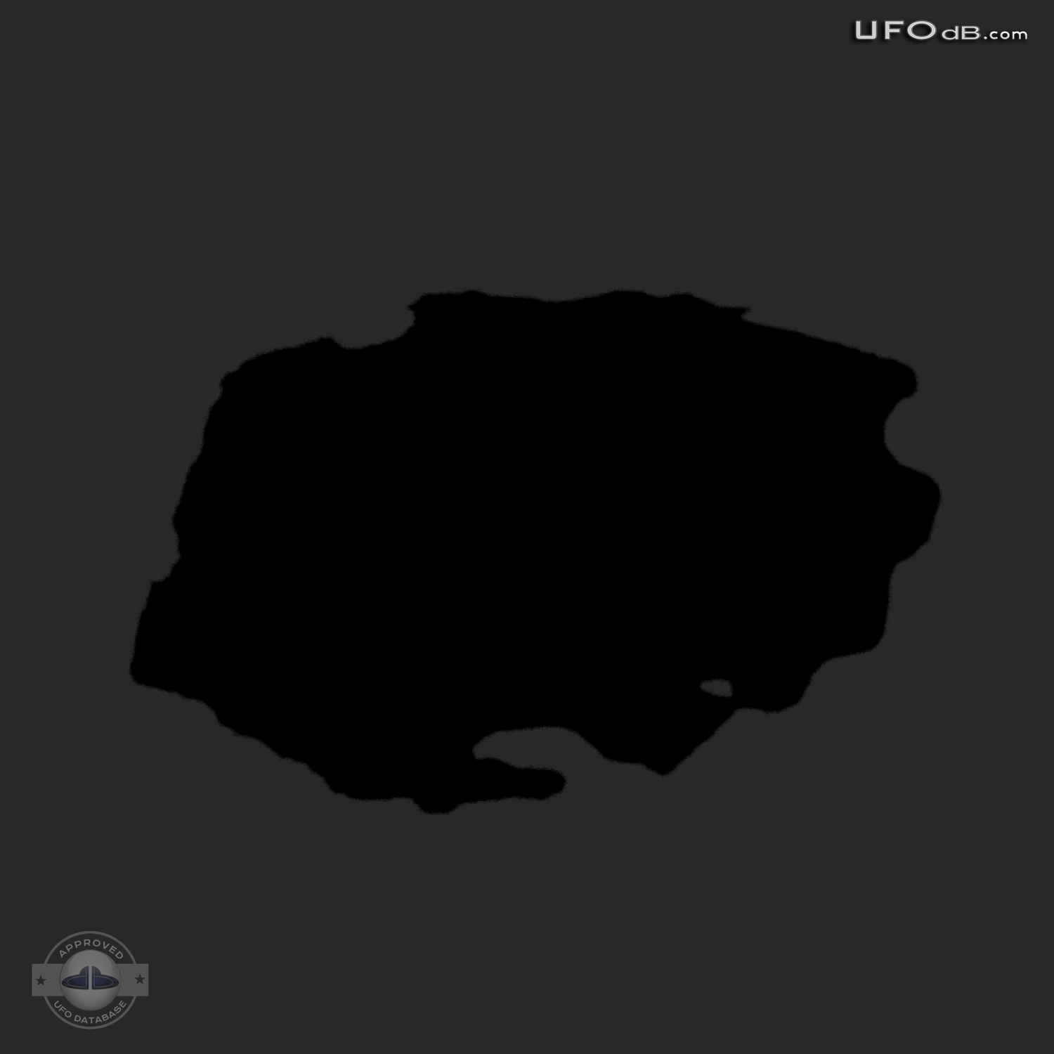 Too slow to be an airplane - UFO picture - South Africa January 1 2011 UFO Picture #278-5